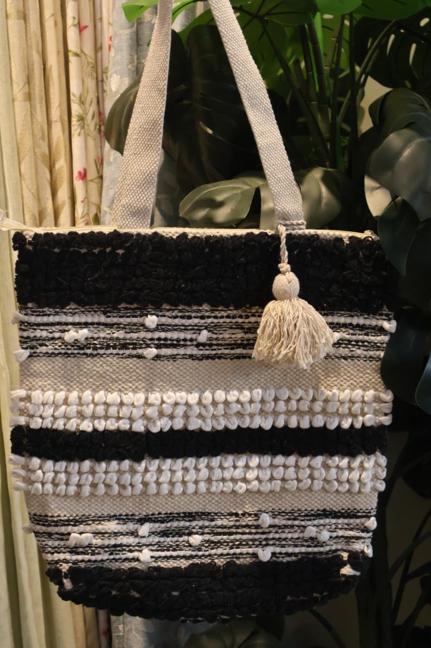 Handwoven boho-chic shoulder big bag