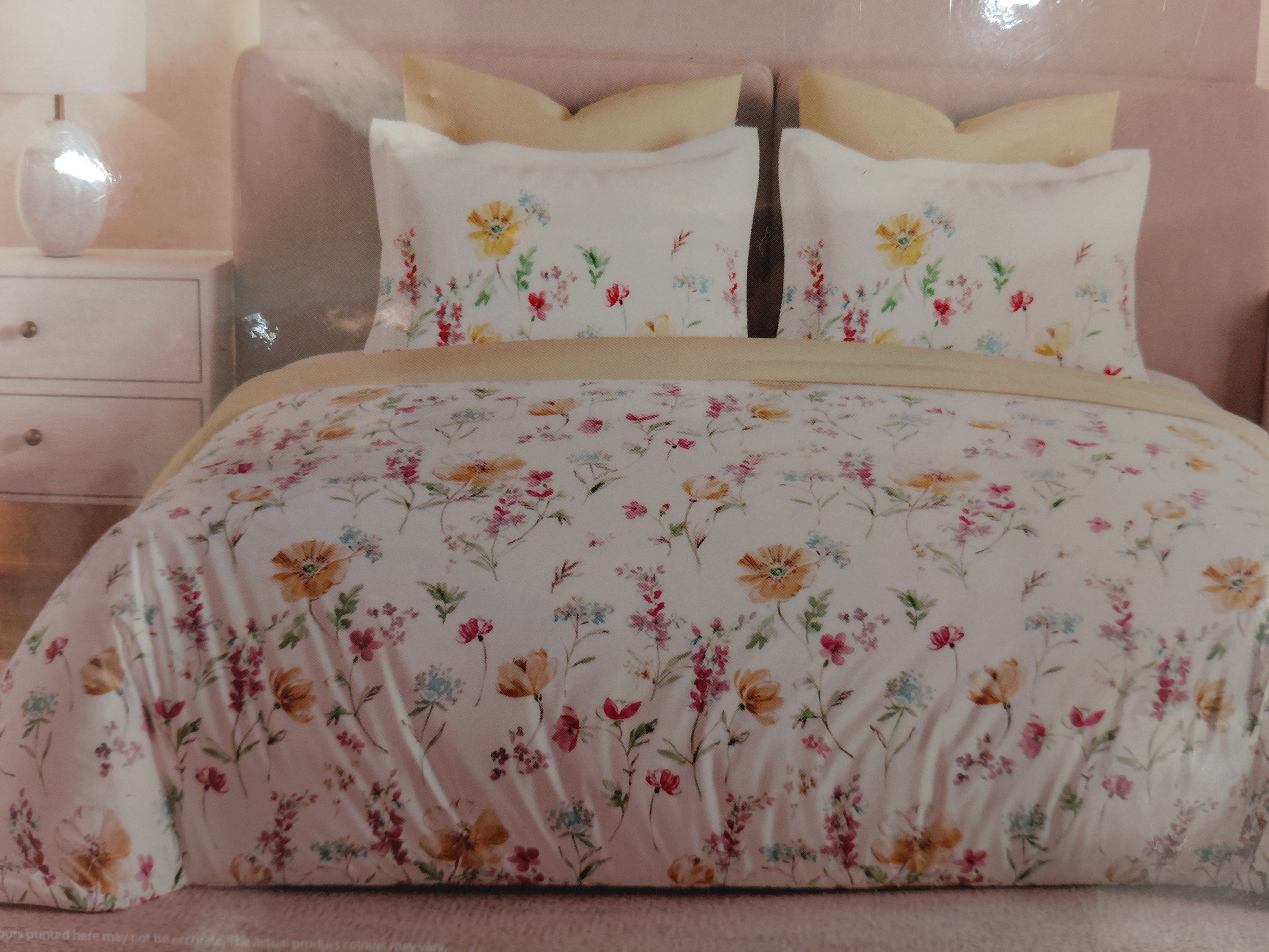 Bedsheets - Queen premium soft cotton bedsheet Digital print DD (cres) 2.24*2.54 mtr