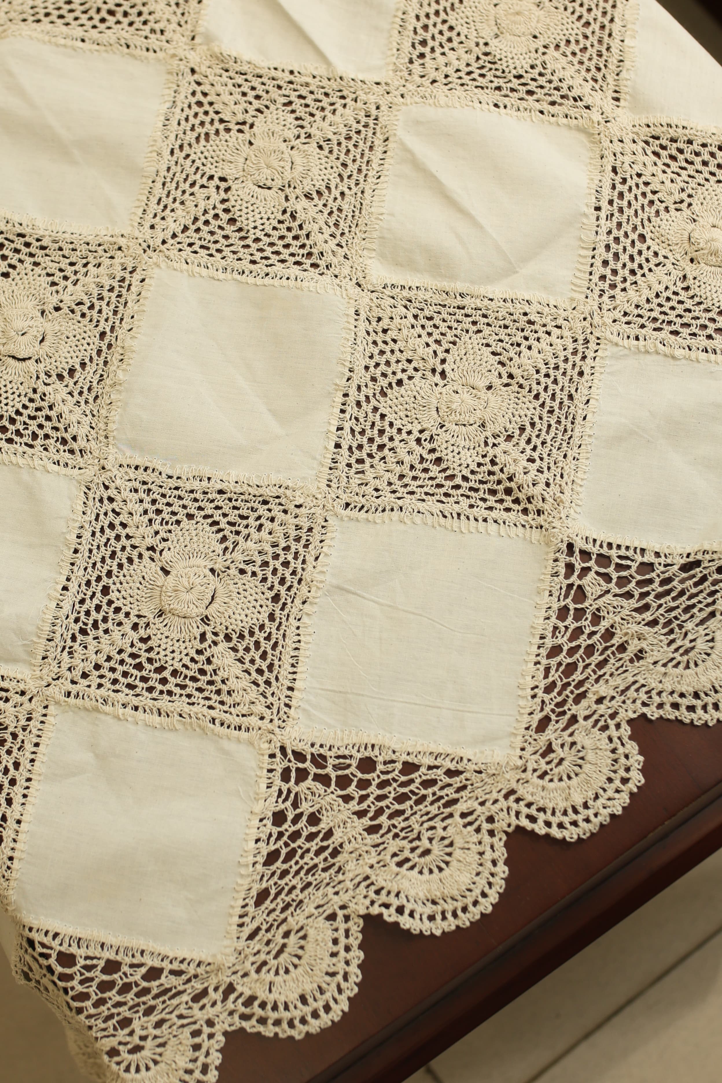 Table cloth crochet - 4 seater