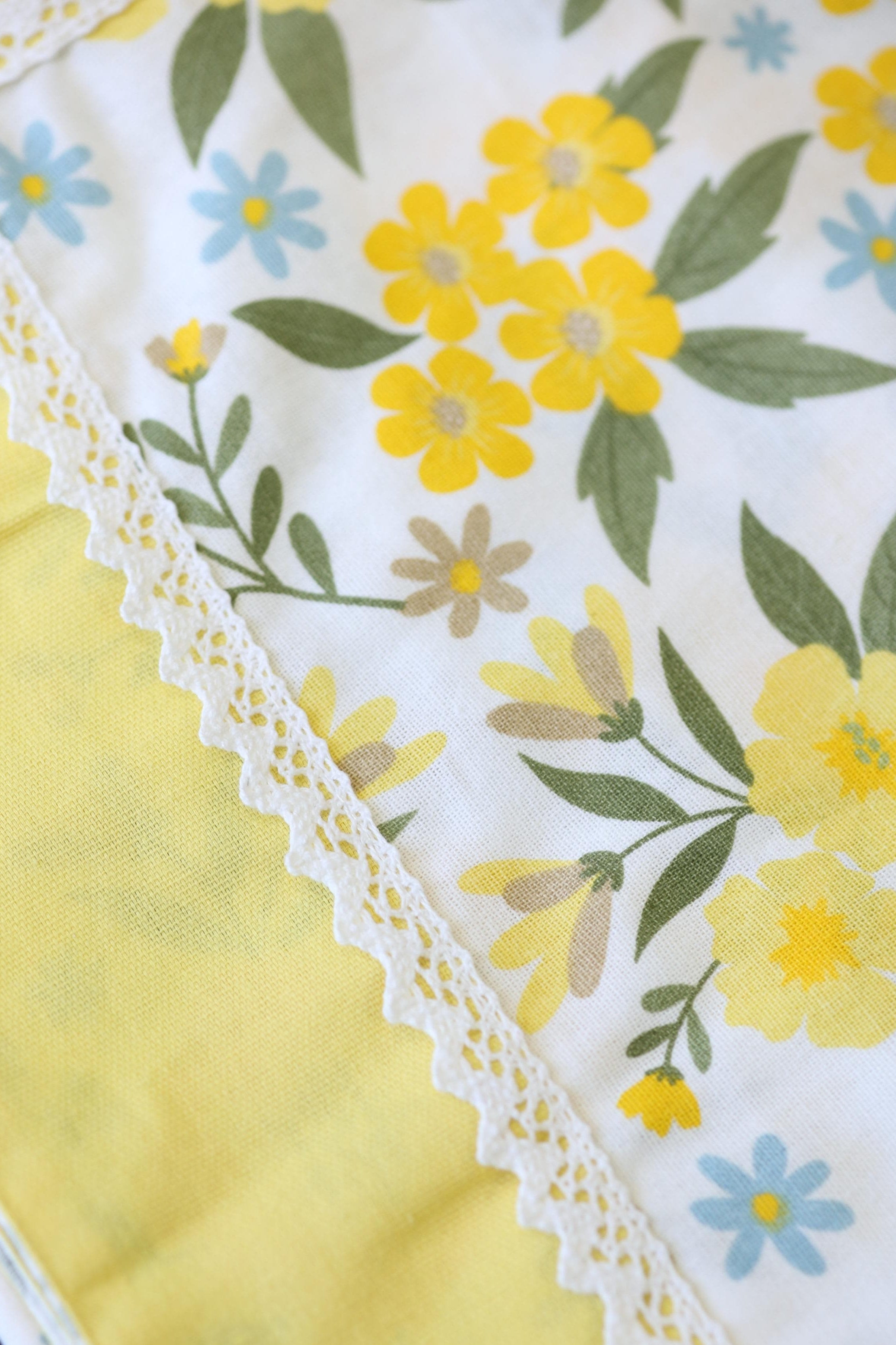 Table cloths -  4 seater printed table cloth | 54 * 78 inch