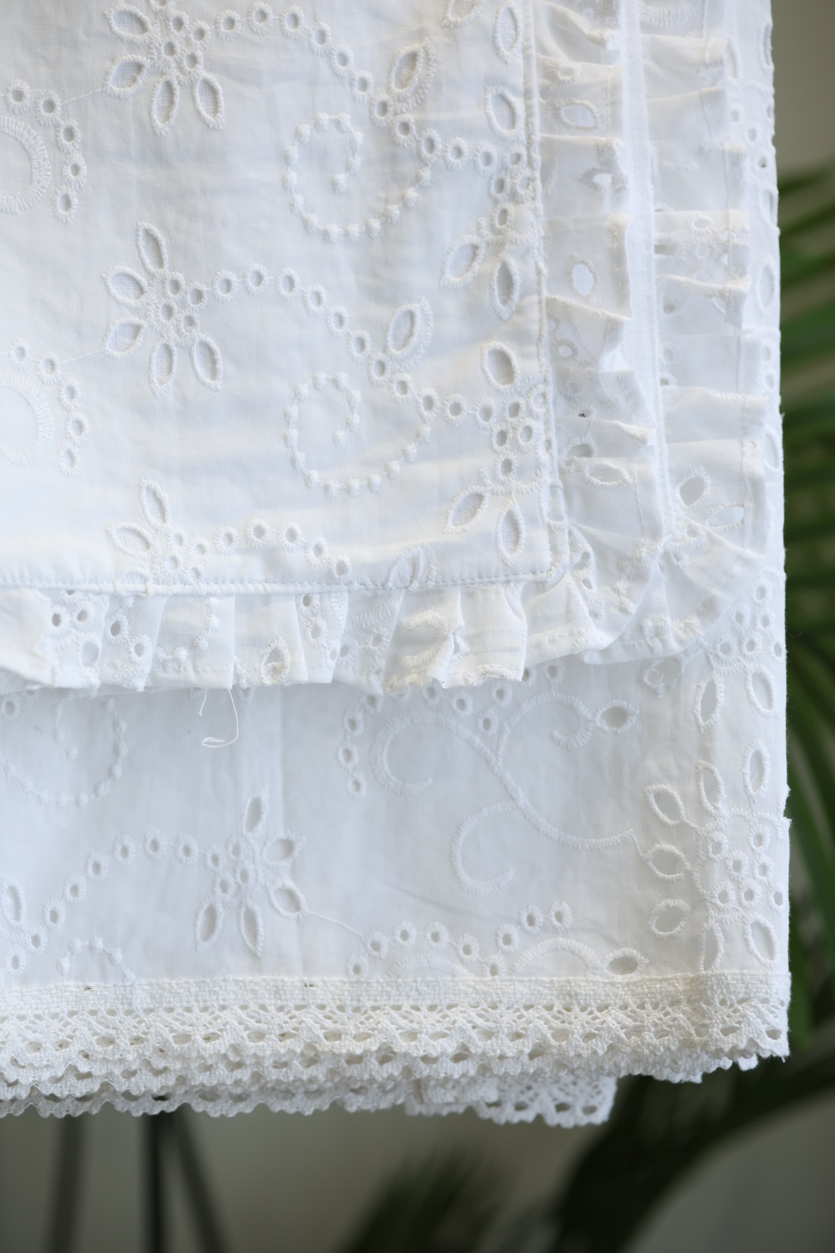 Bedsheets - Premium designer Queen bedsheets dd lace hakoba