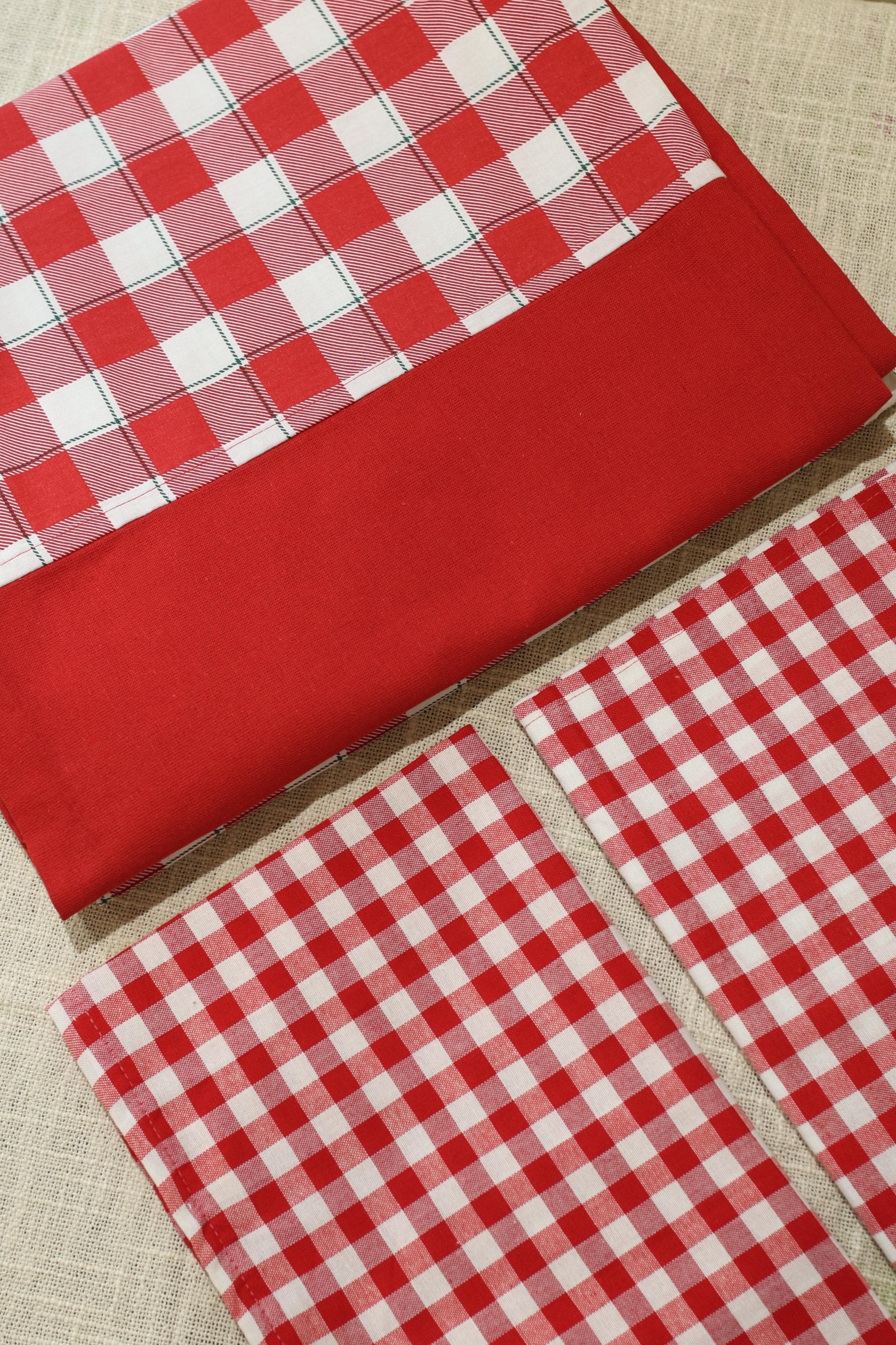 Bedsheets - Queen daily use border bedsheets