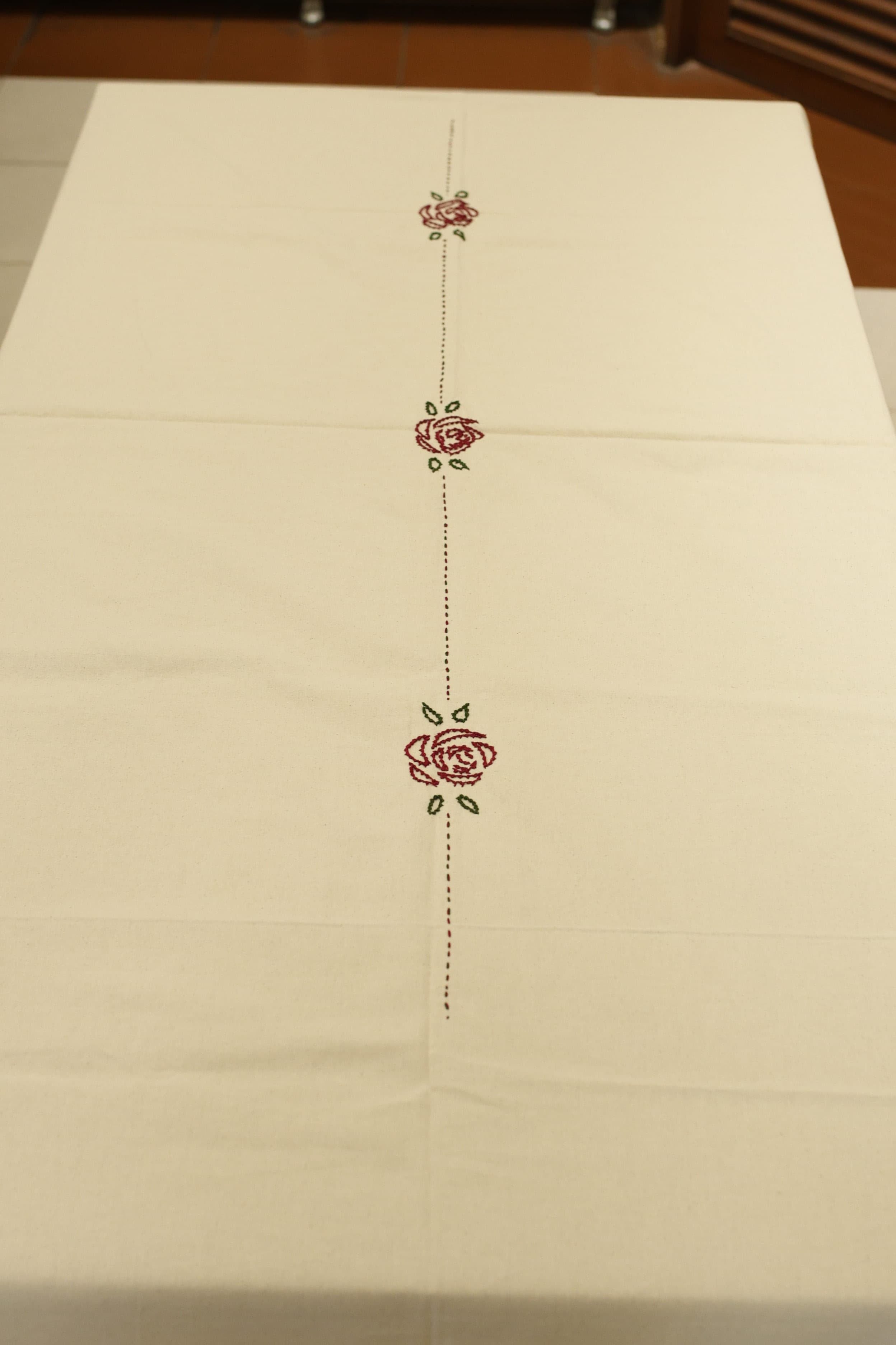 Table cloth - 8 seater embroidery