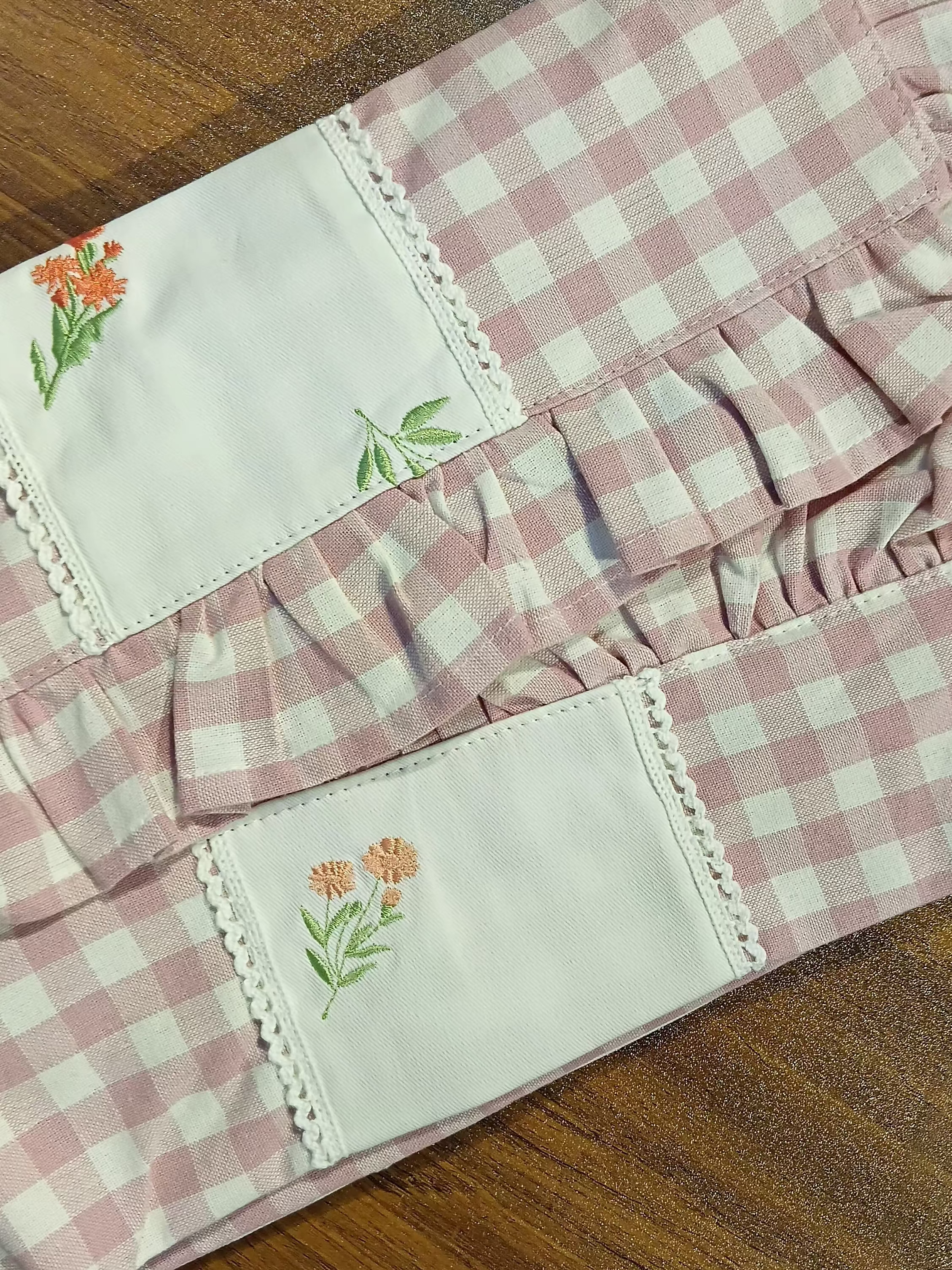 Check Floral Embroidery Bedspread bed sheet