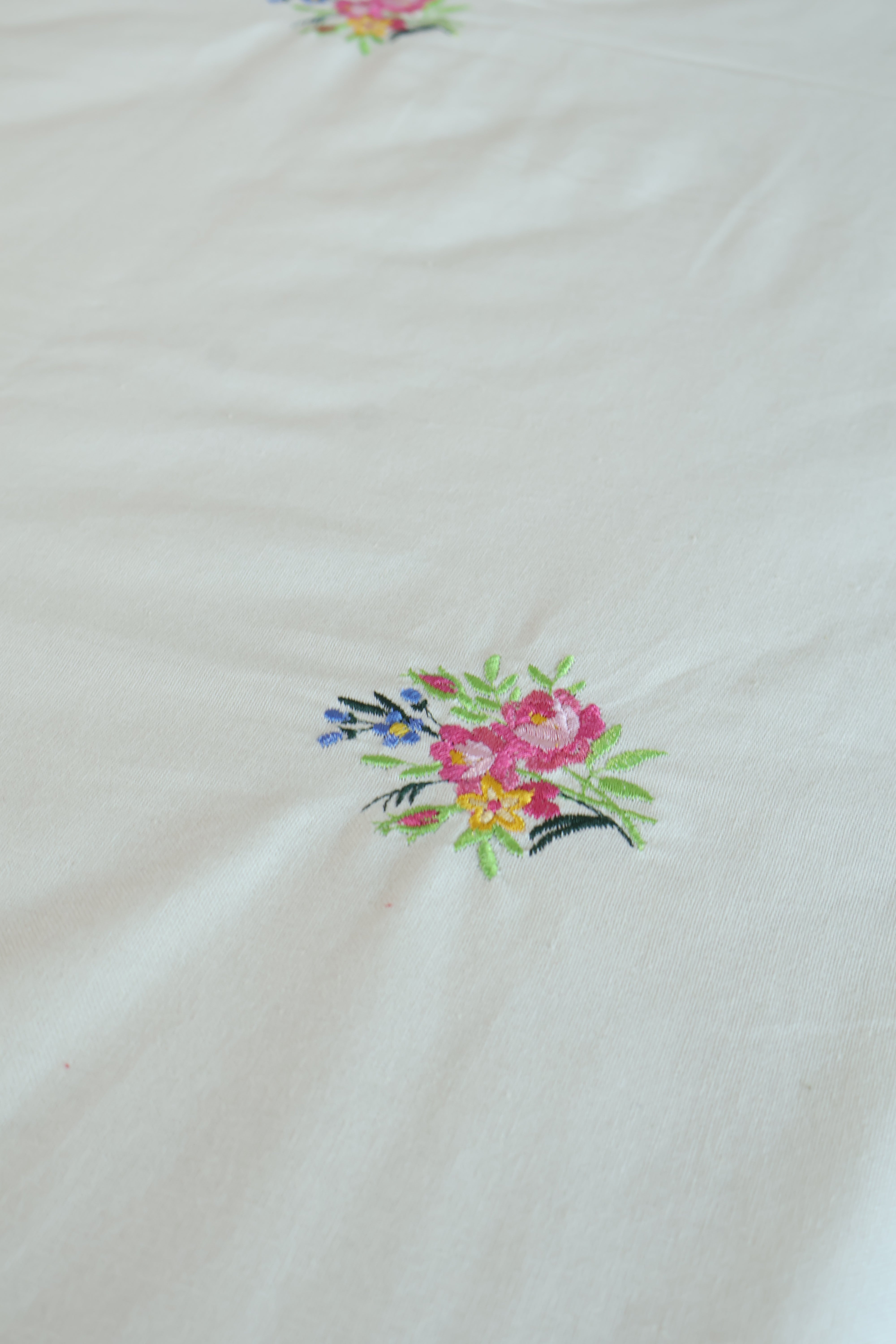BedCover/Bedspread - Queen embroidery Sheet