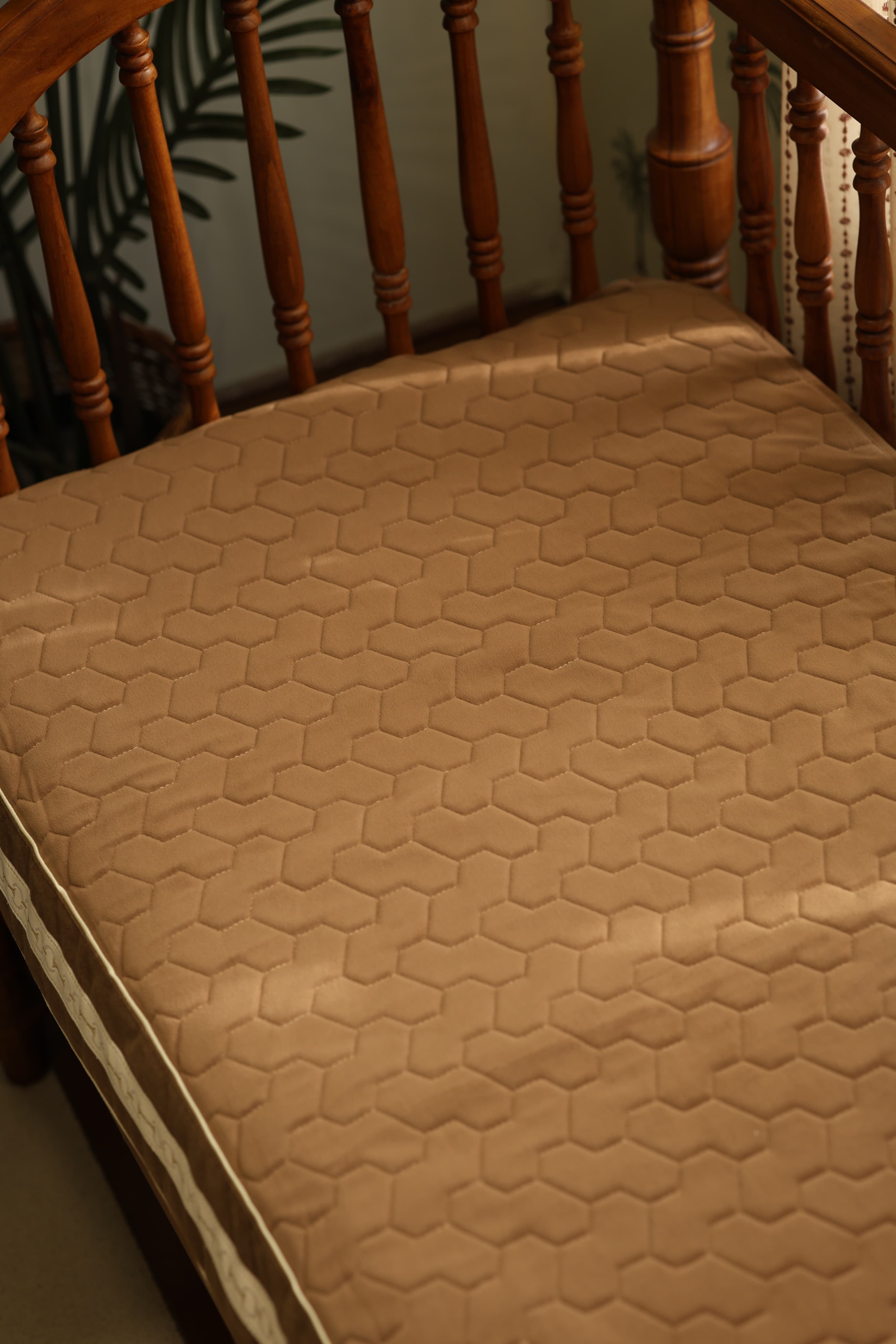 Sofa protector ( meter per) description *𝗻𝗼𝘁 𝗮𝗻𝘁𝗶 𝘀𝗸𝗶𝗱*