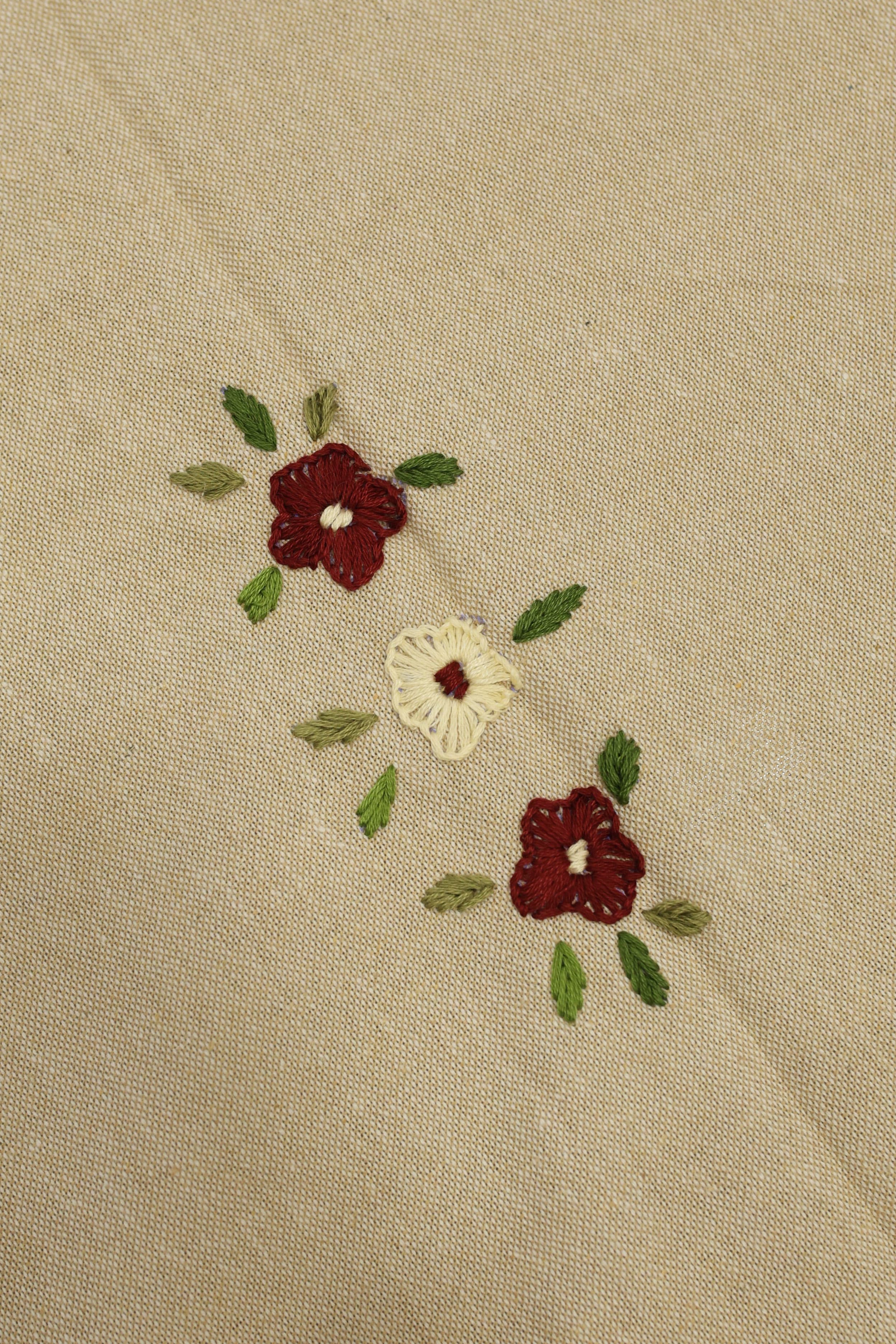 Table cloth - 4 seater hand embroidery hand embroidery