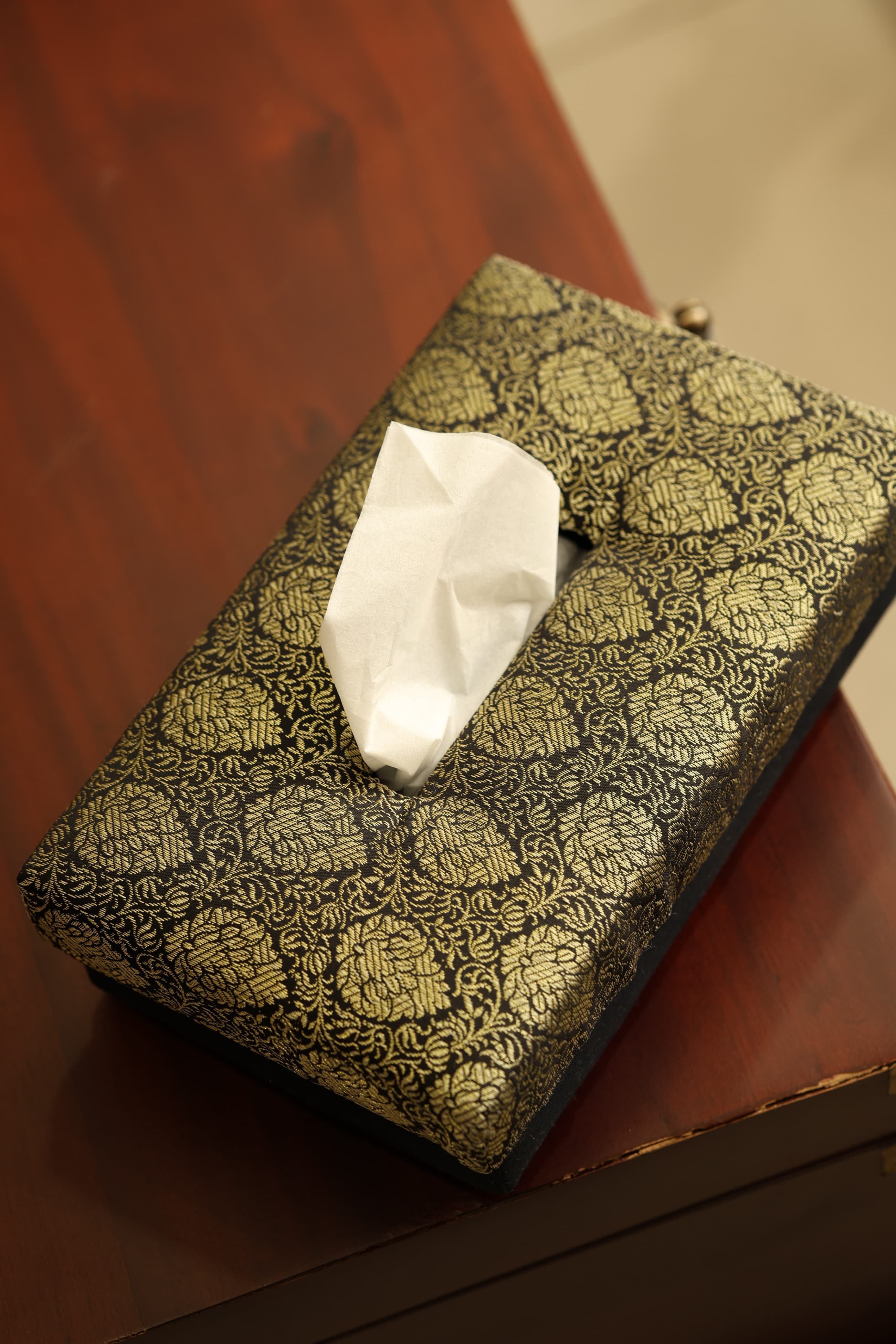 Tissue box