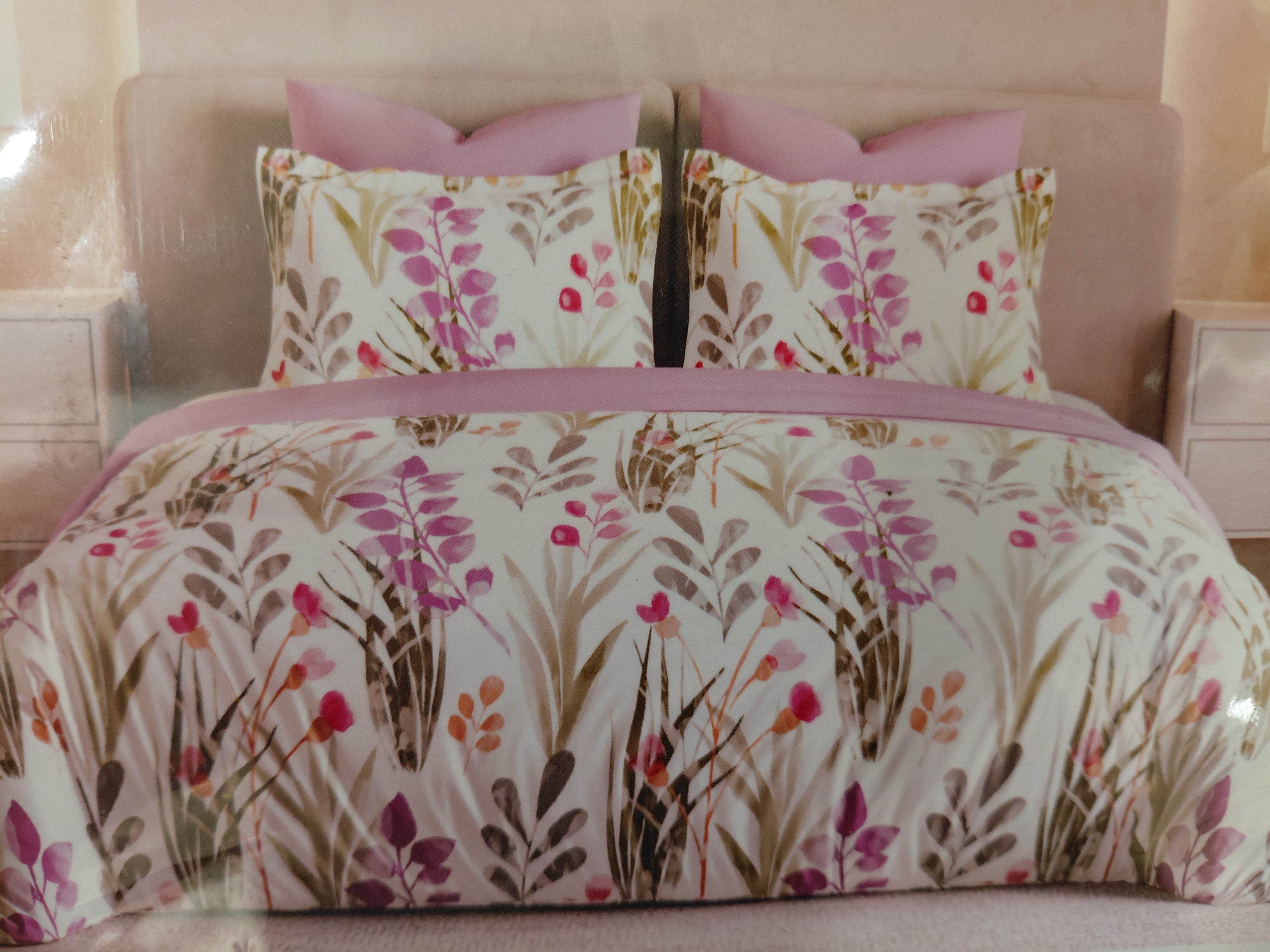 Bedsheets - Queen premium soft cotton bedsheet Digital print DD (cres) 2.24*2.54 mtr