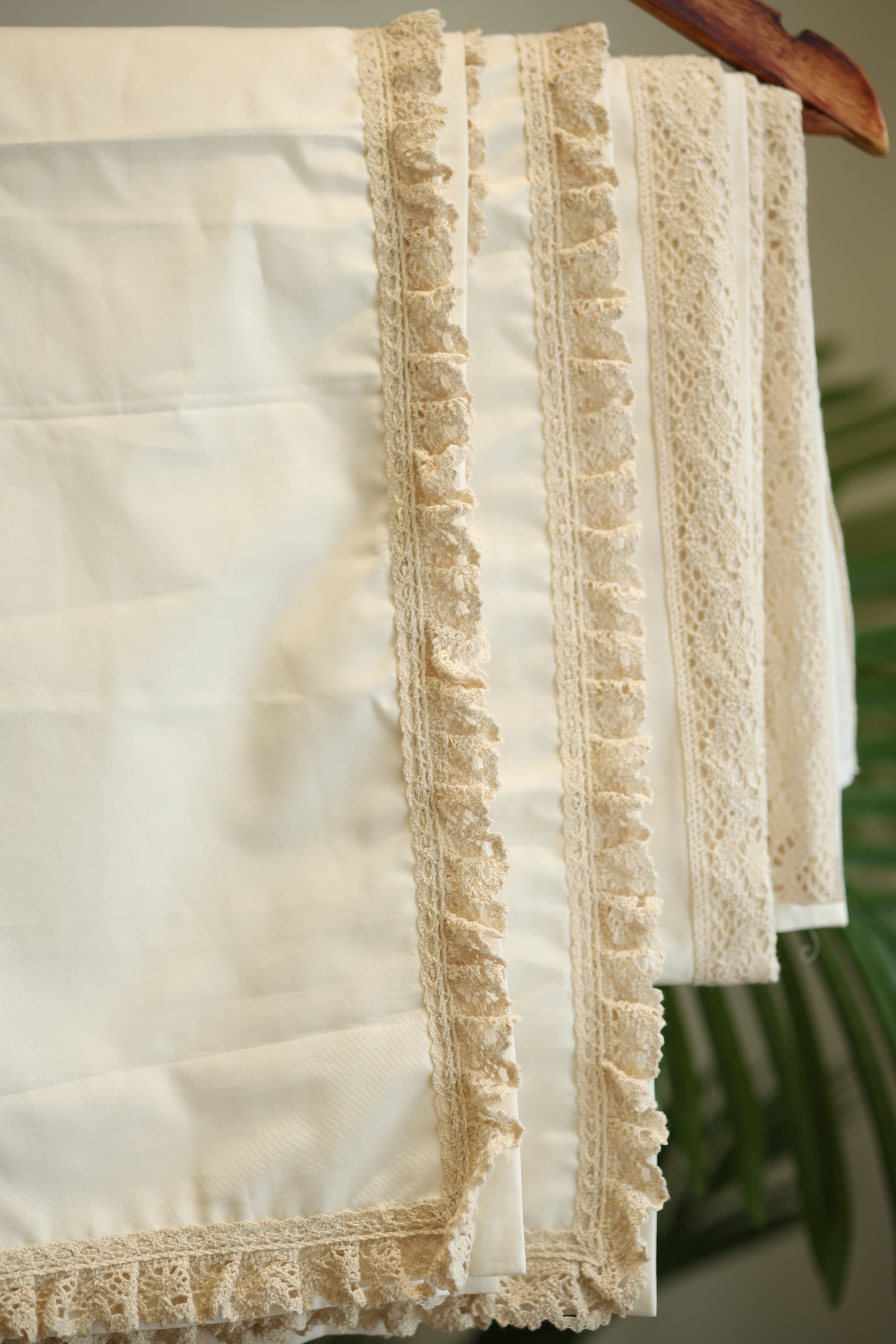 Bedsheets - Premium designer Queen bedsheets dd lace