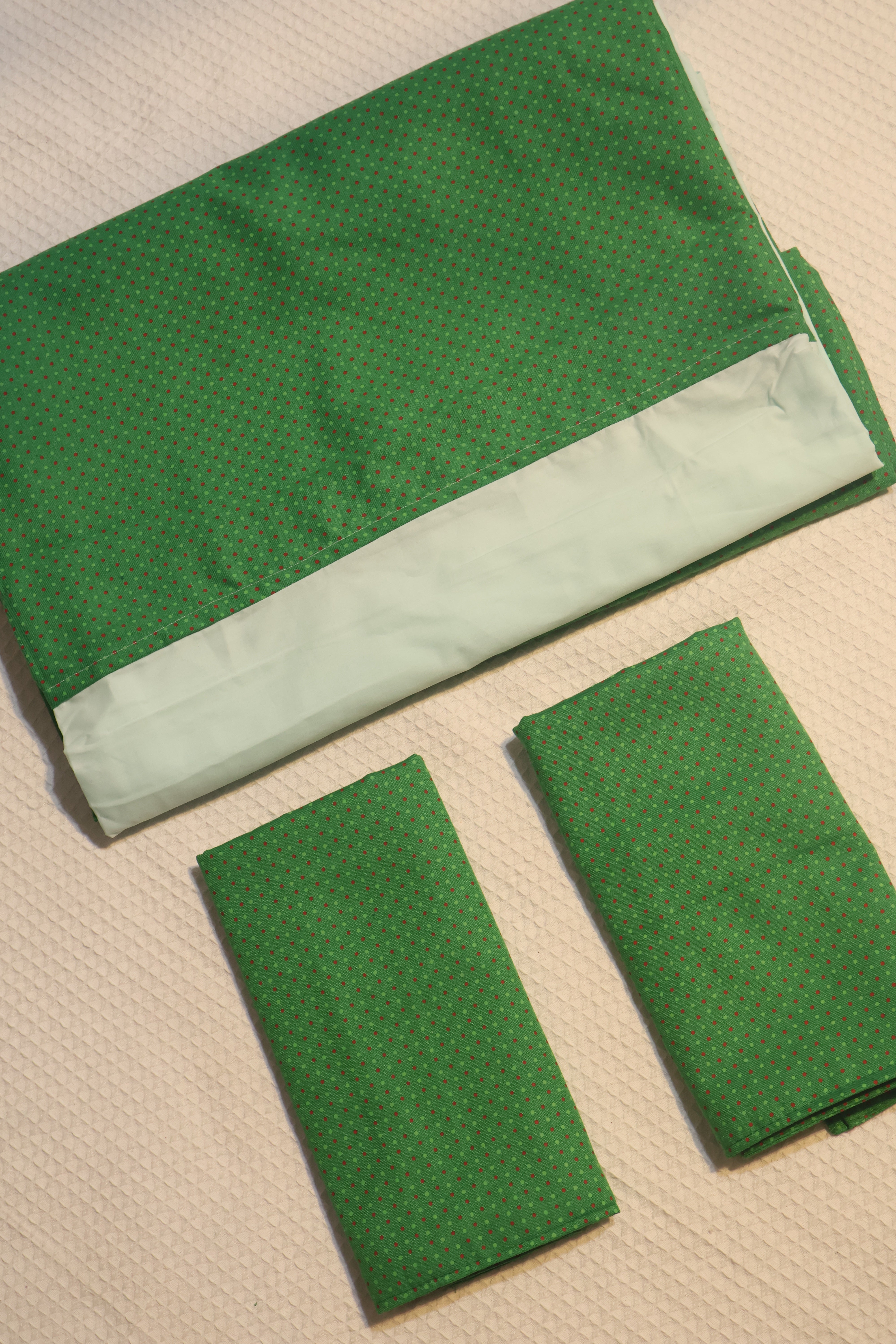 Bedsheets-Queen daily use border bedsheet