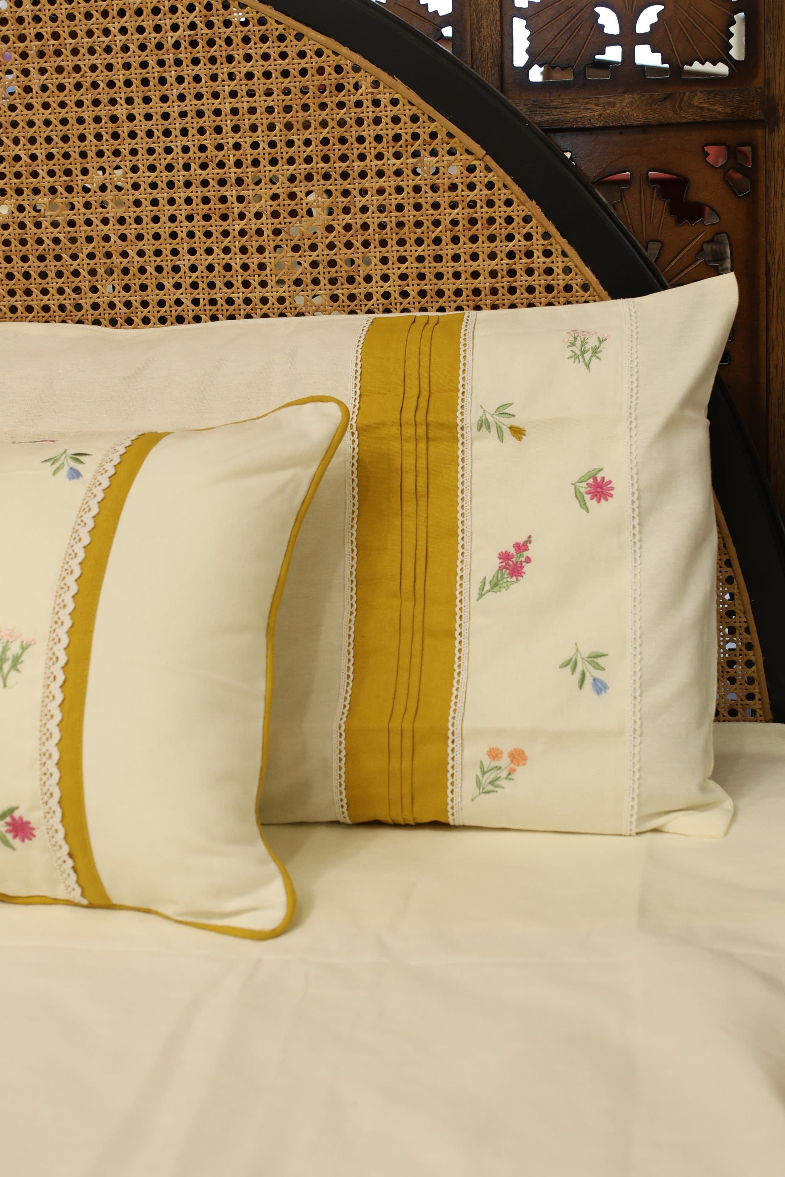Bedsheets - King premium Machine Embroidery Bedsheet multi