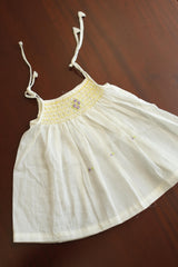 Kids smocked dress 0-3 month