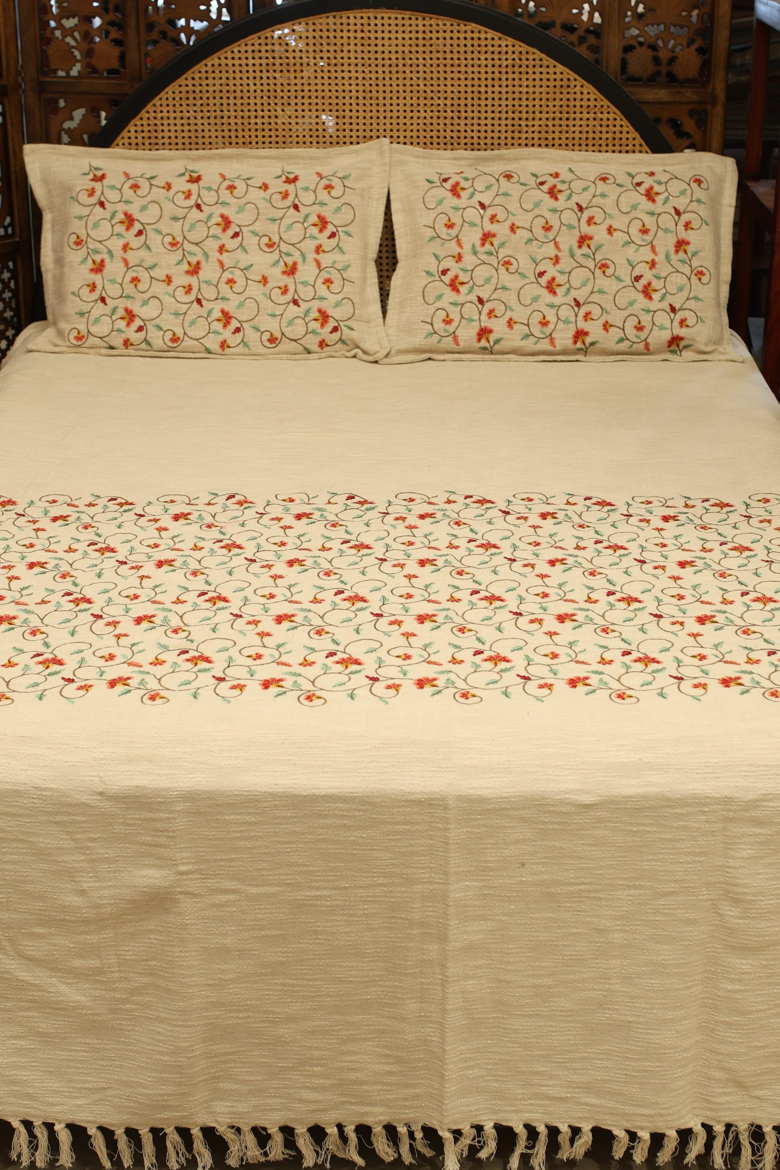 King : Spread : Embroidery Jute Bedspread