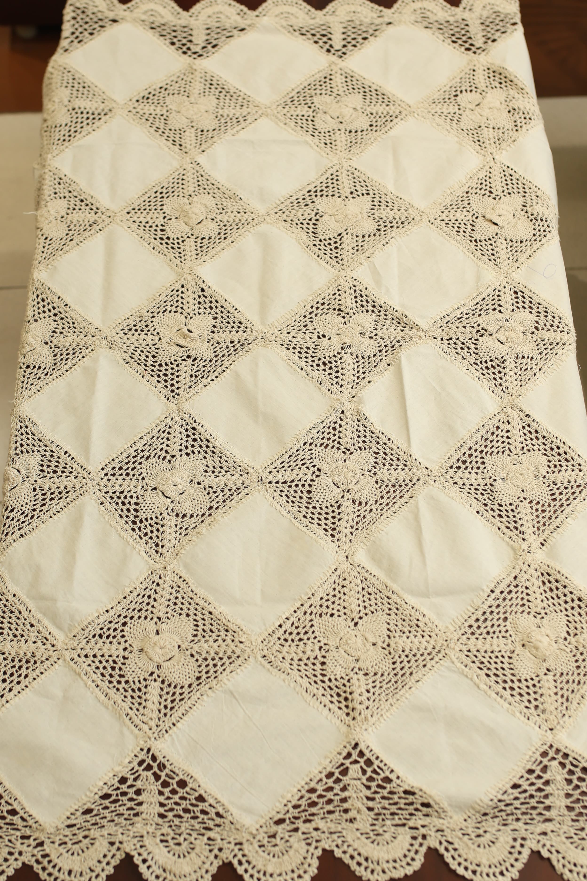 Table cloth crochet - 4 seater
