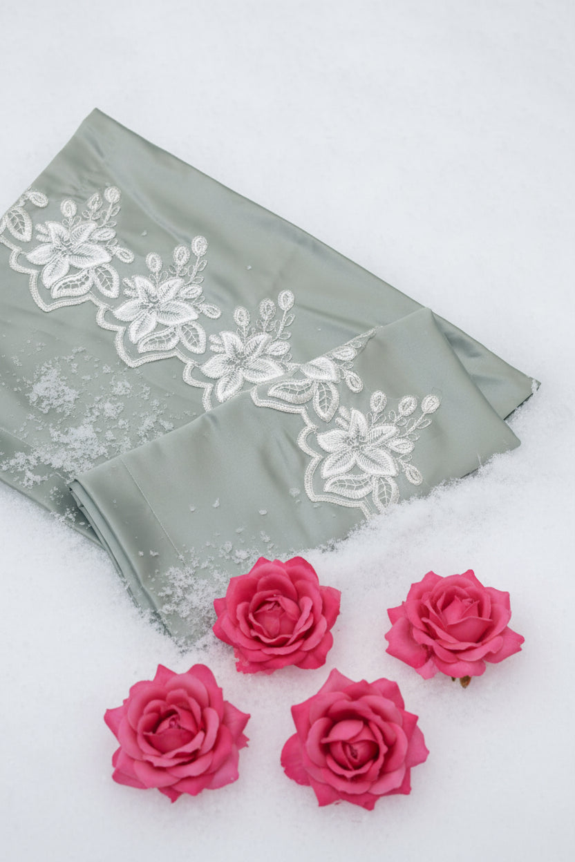 Bedsheets-Queen Silky lace bedsheets