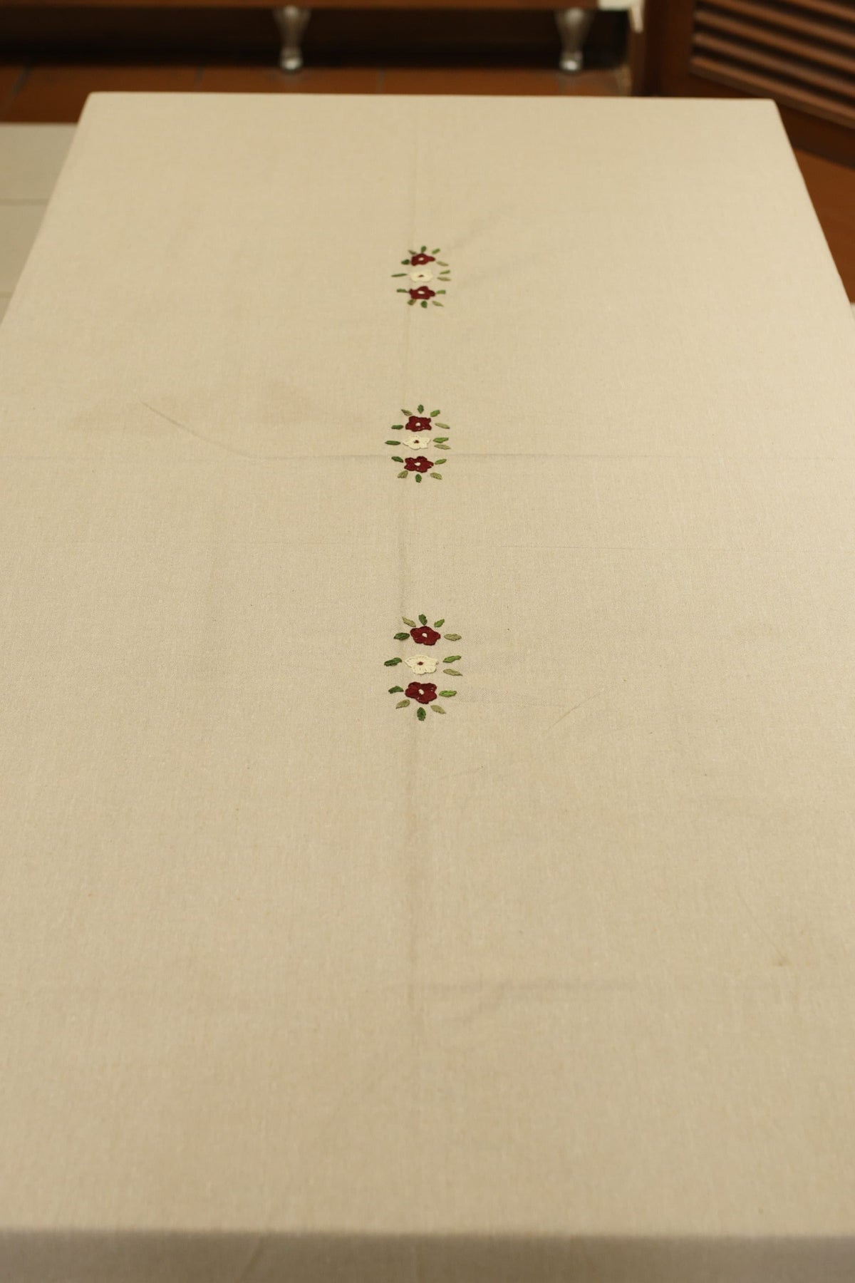 Table cloth - 4 seater hand embroidery hand embroidery