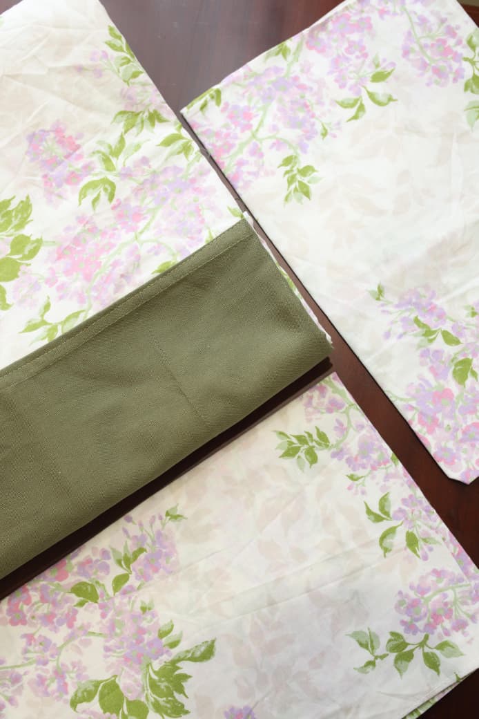 Bedsheets - King Daily use border bedsheets