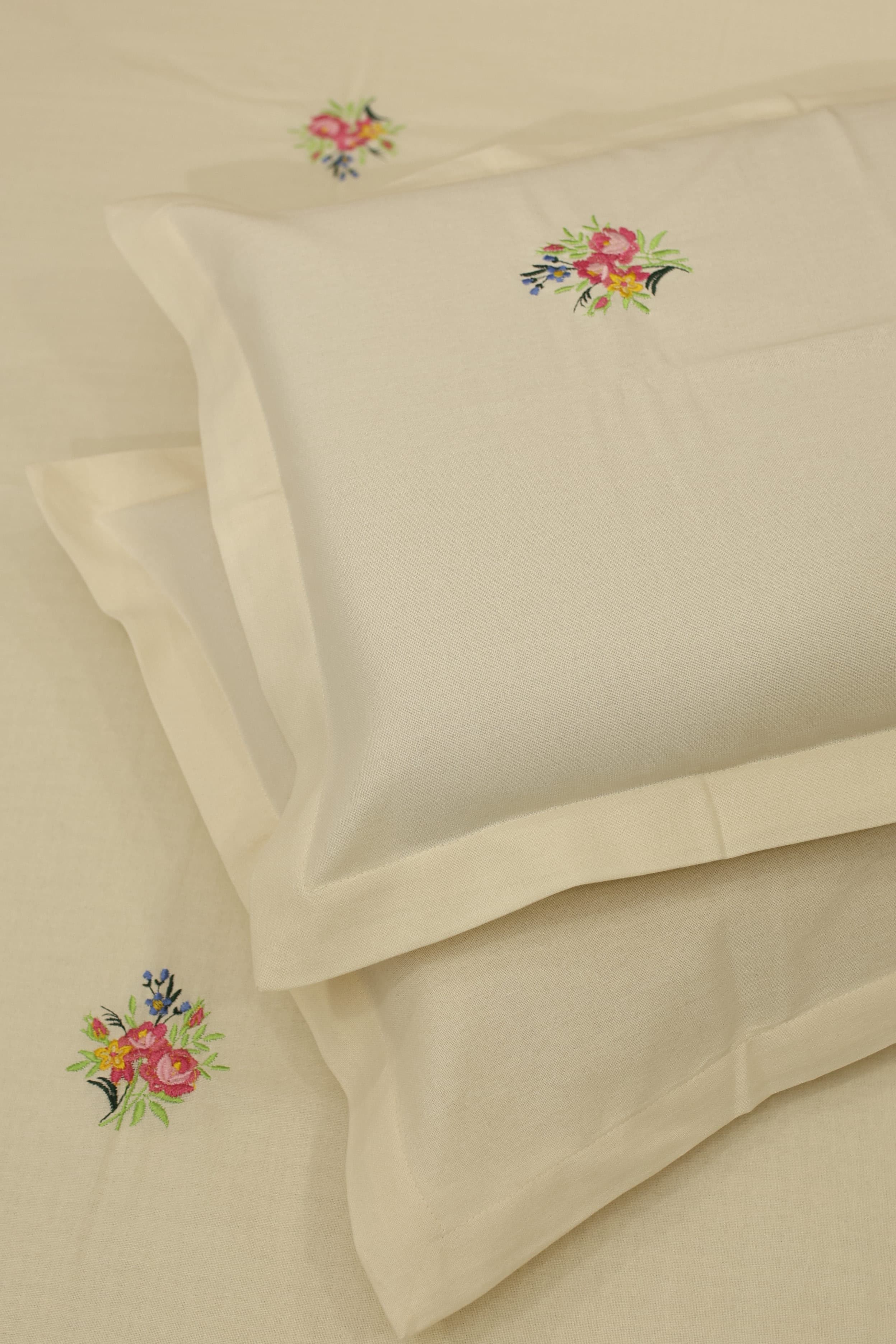 Bedsheets - Queen Premium machine embroidery bedspread off white base