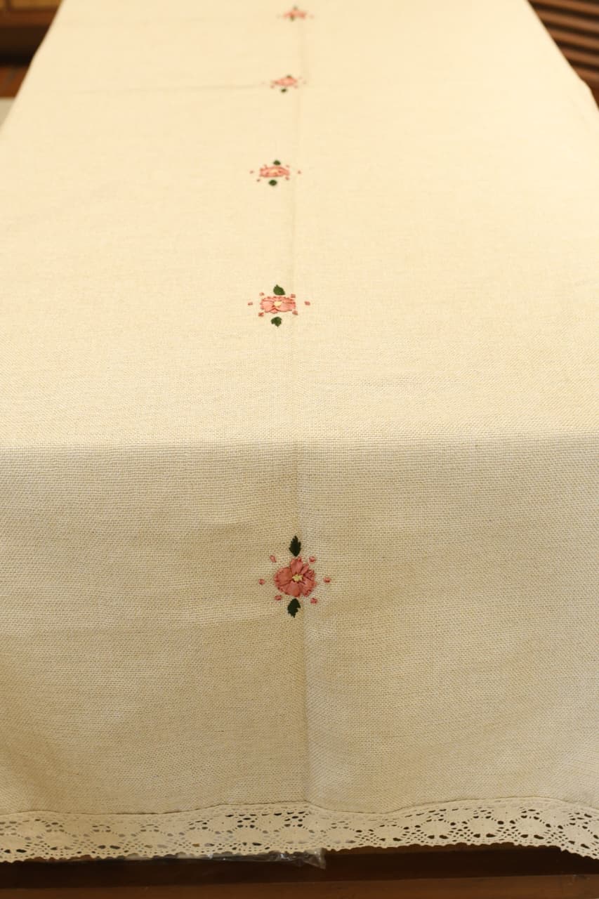 Table cloth - 6 seater ribbon embroidery