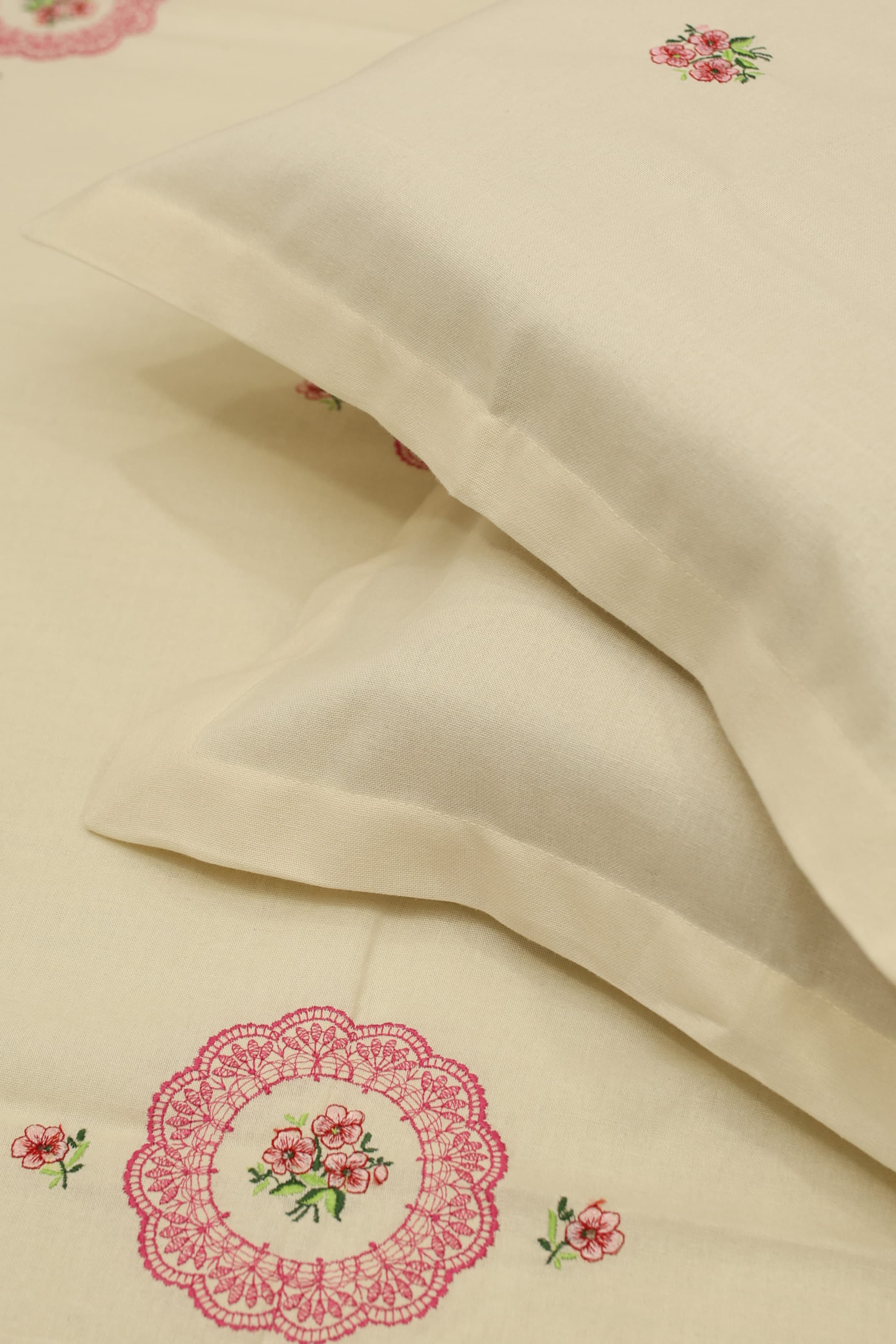Bedsheets - Queen Premium machine embroidery bedspread off white base