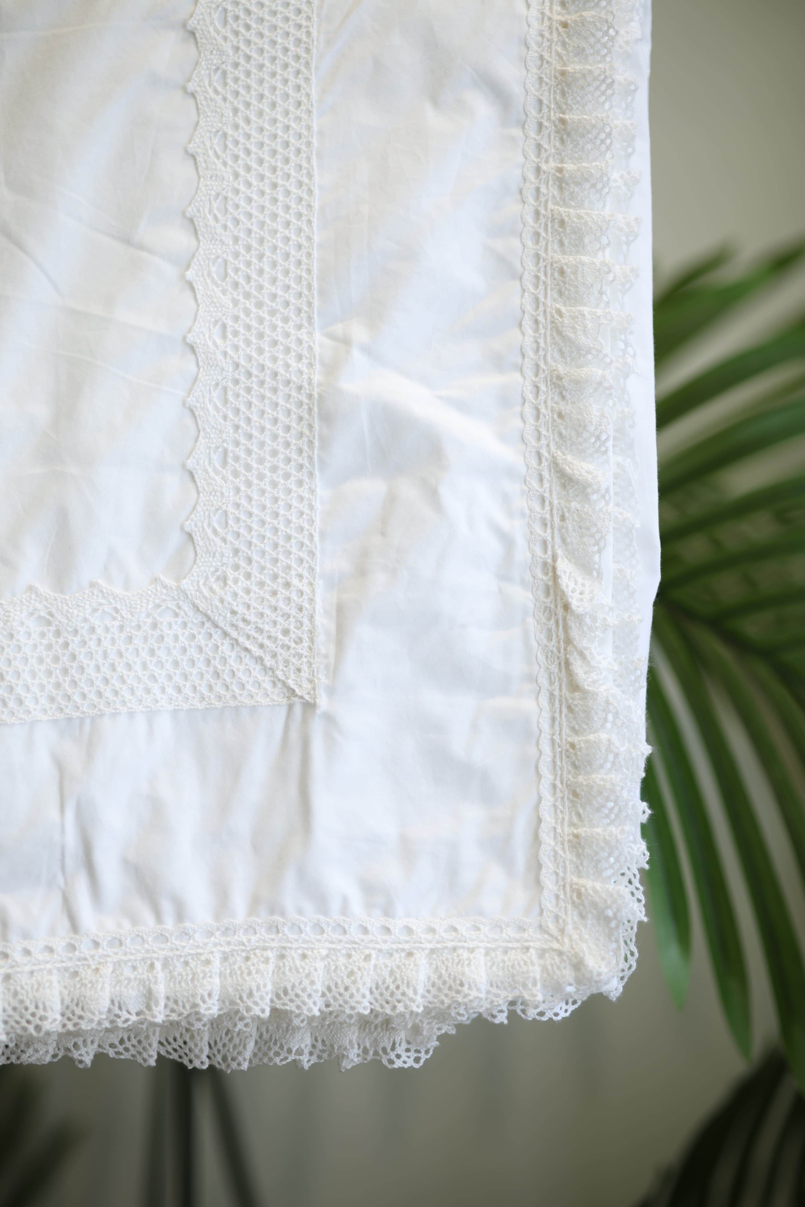 Bedsheets - Premium designer Queen bedsheets dd lace