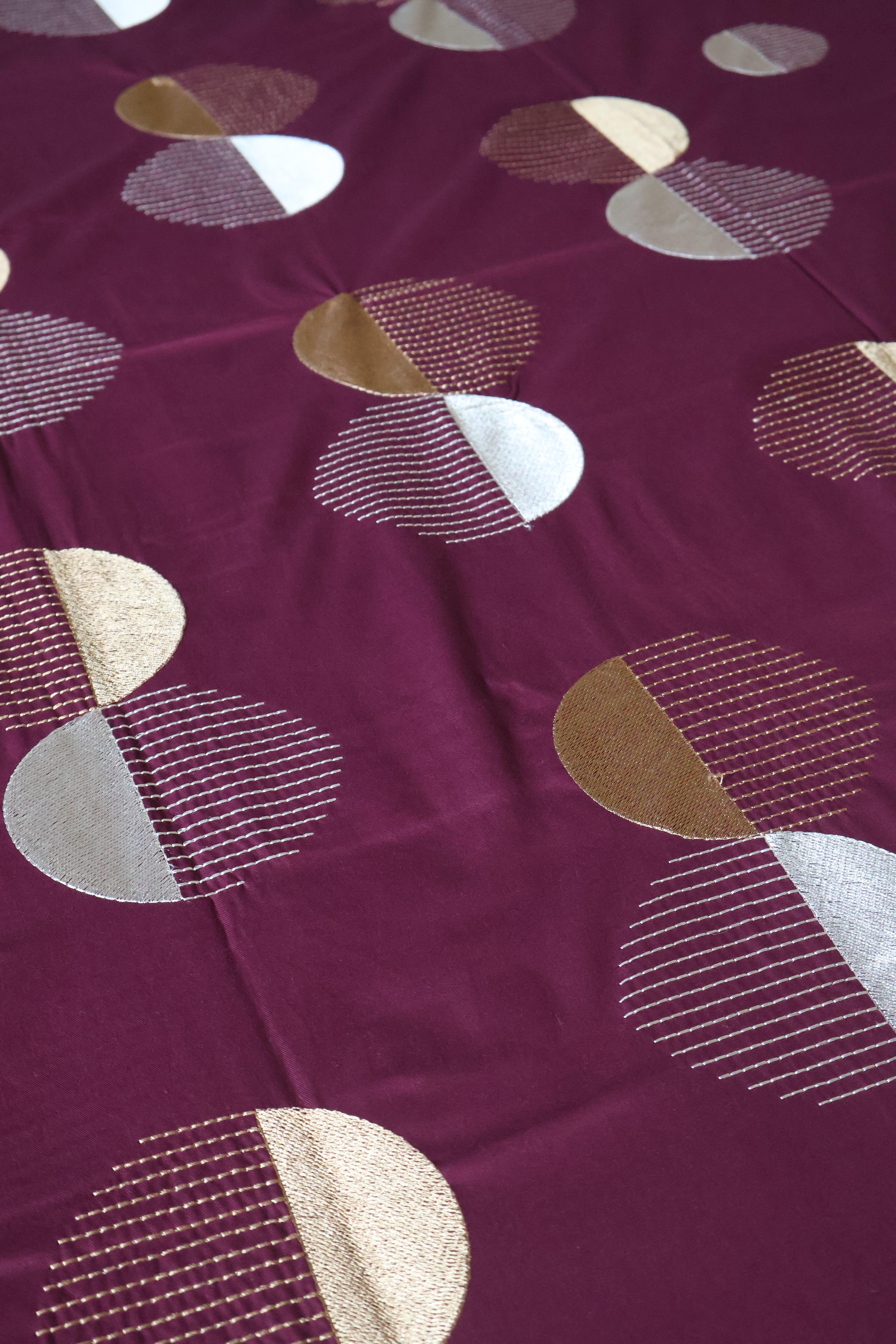 Bedsheets - King premium Machine Embroidery Bedsheet