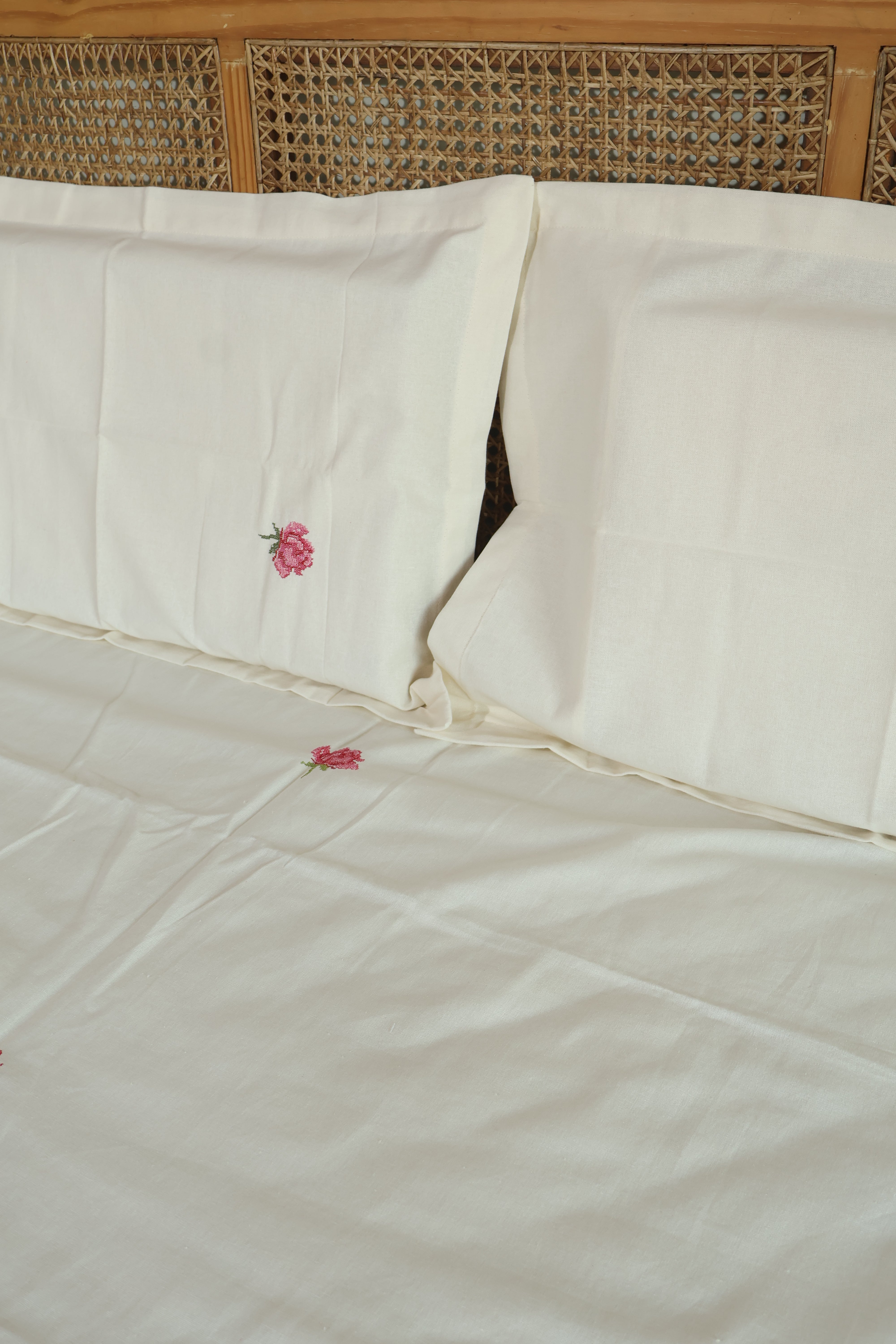 BedCover/Bedspread - Queen embroidery Sheet