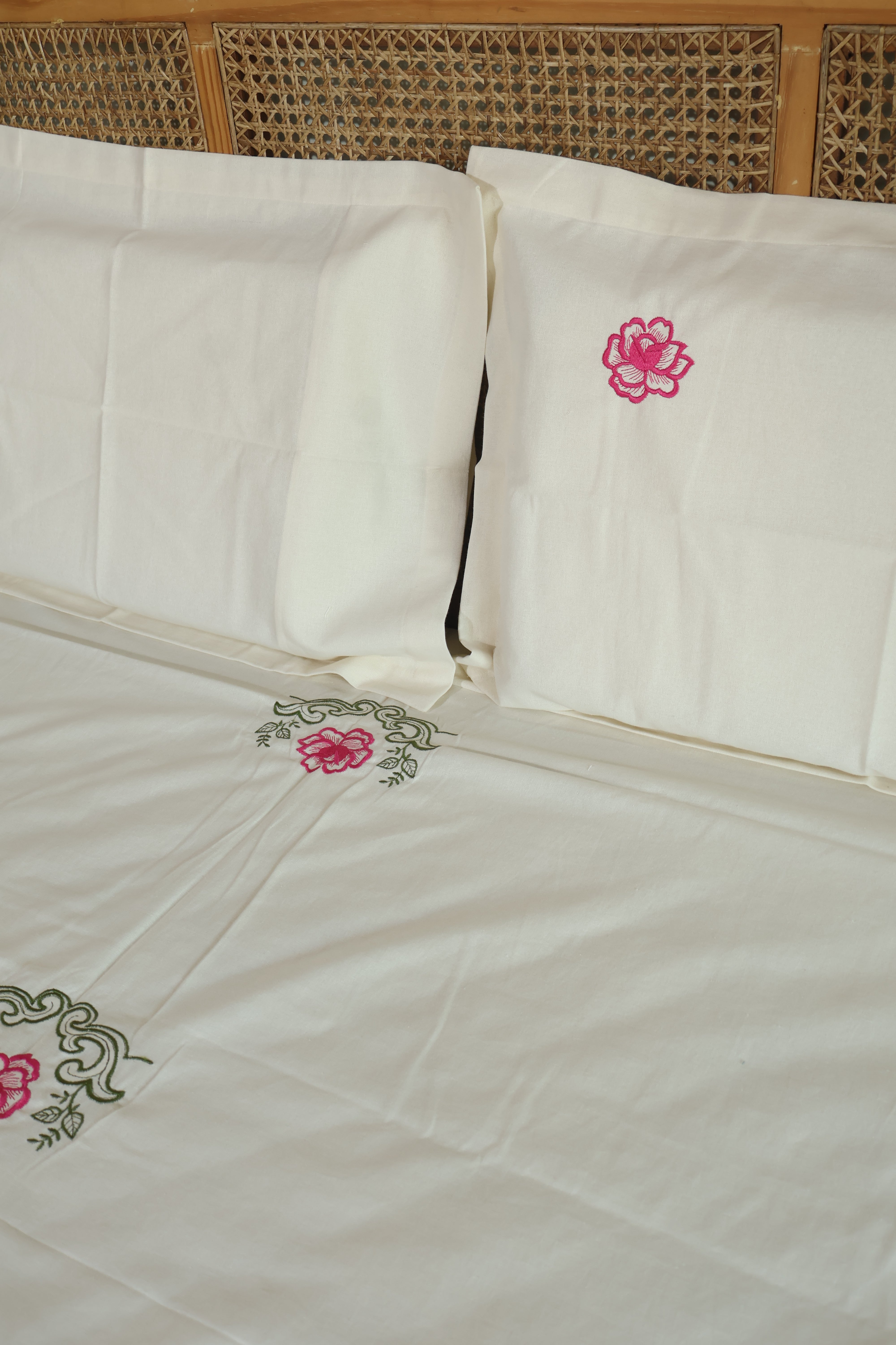 BedCover/Bedspread - Queen embroidery Sheet