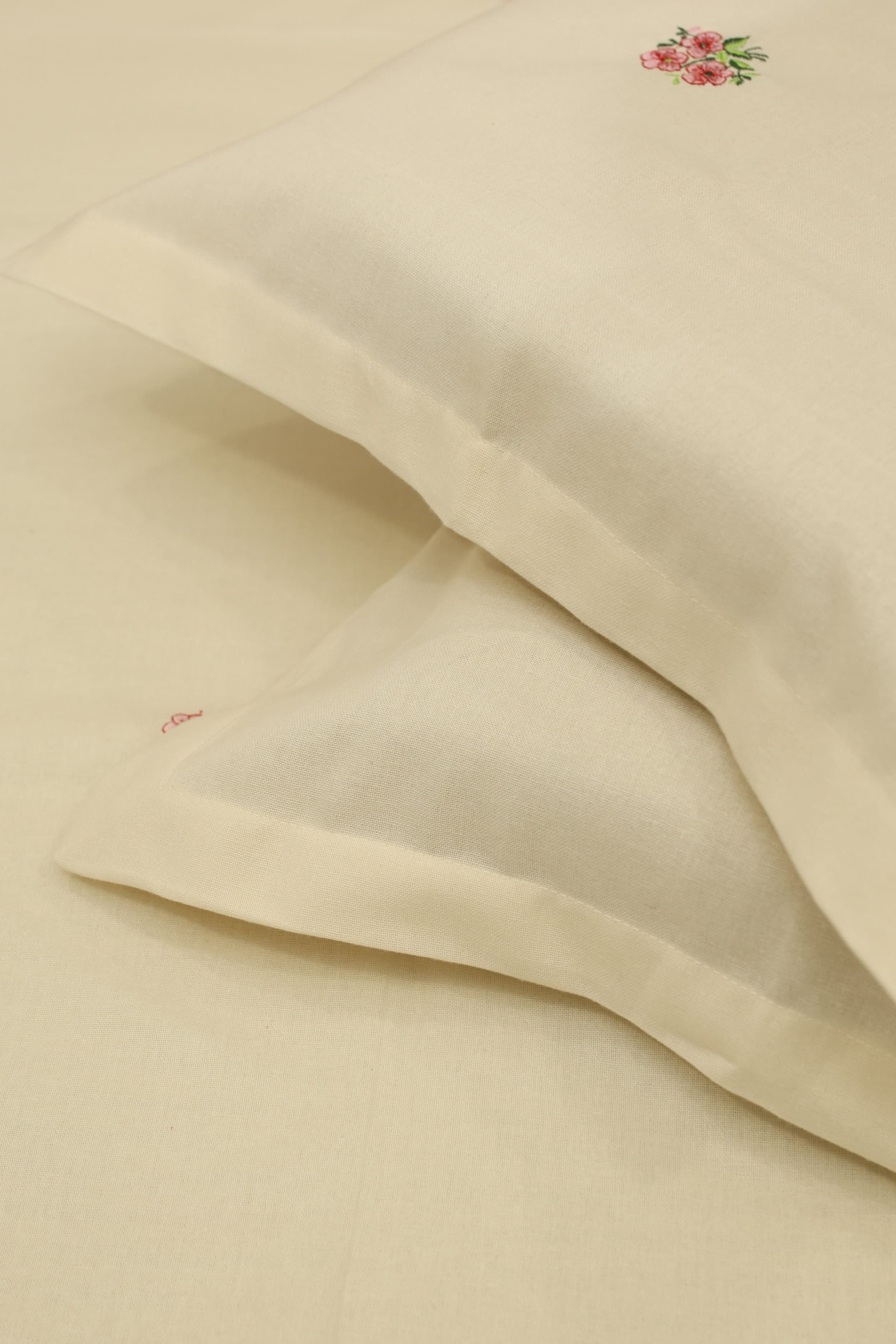 Bedsheets - Queen Premium machine embroidery bedspread off white base
