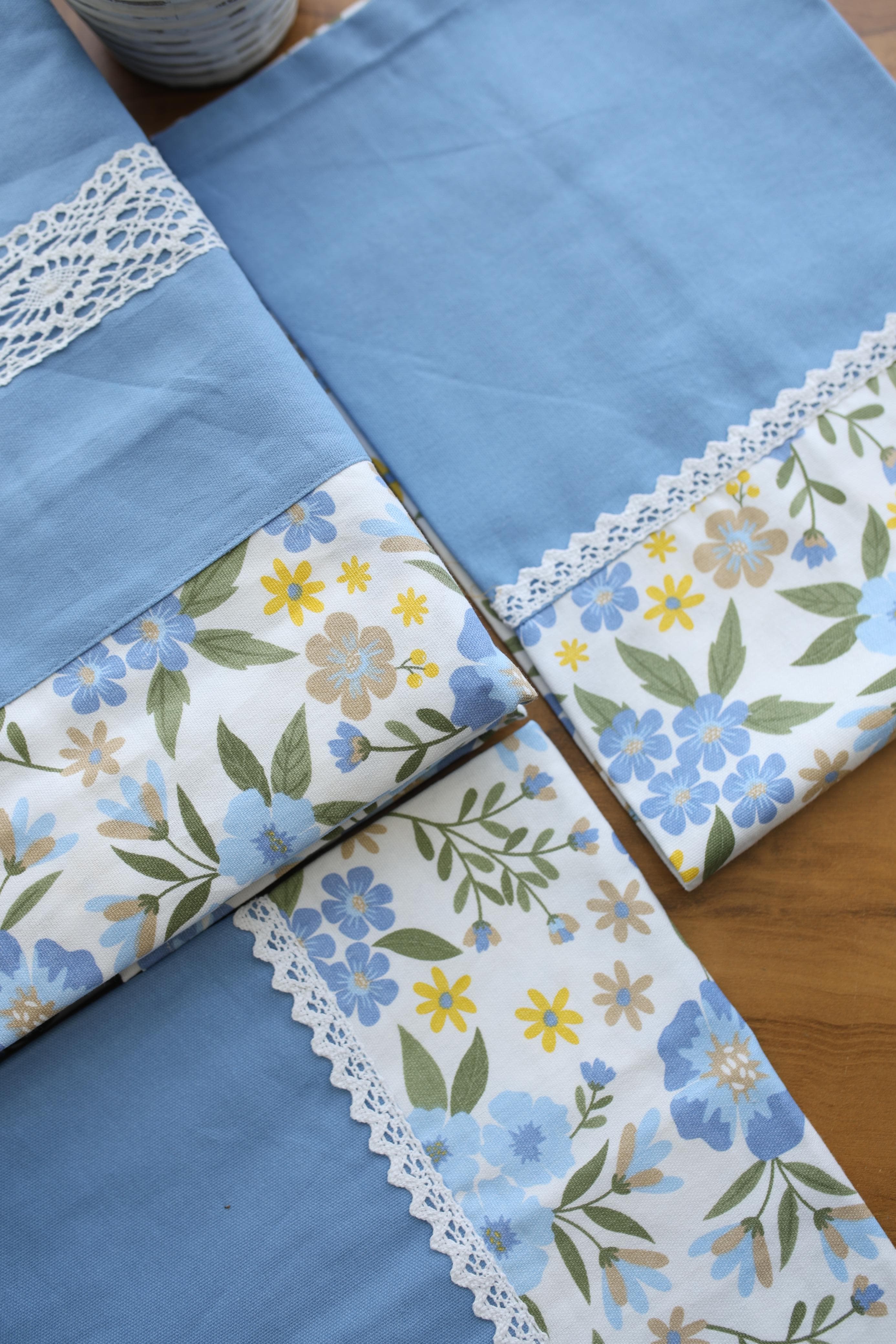 Bedsheets - King premium designer Printed lace bedsheet rotary