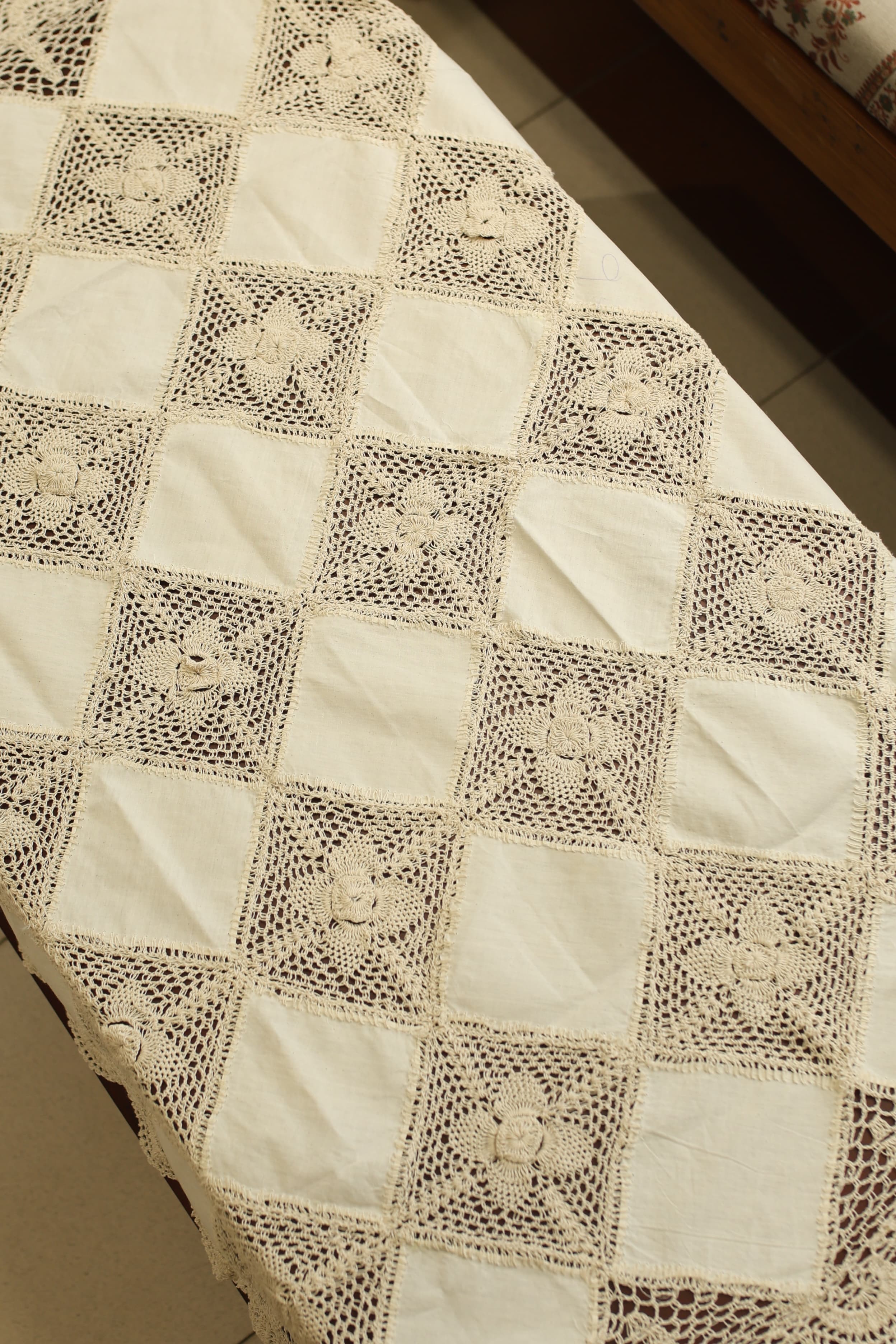 Table cloth crochet - 4 seater