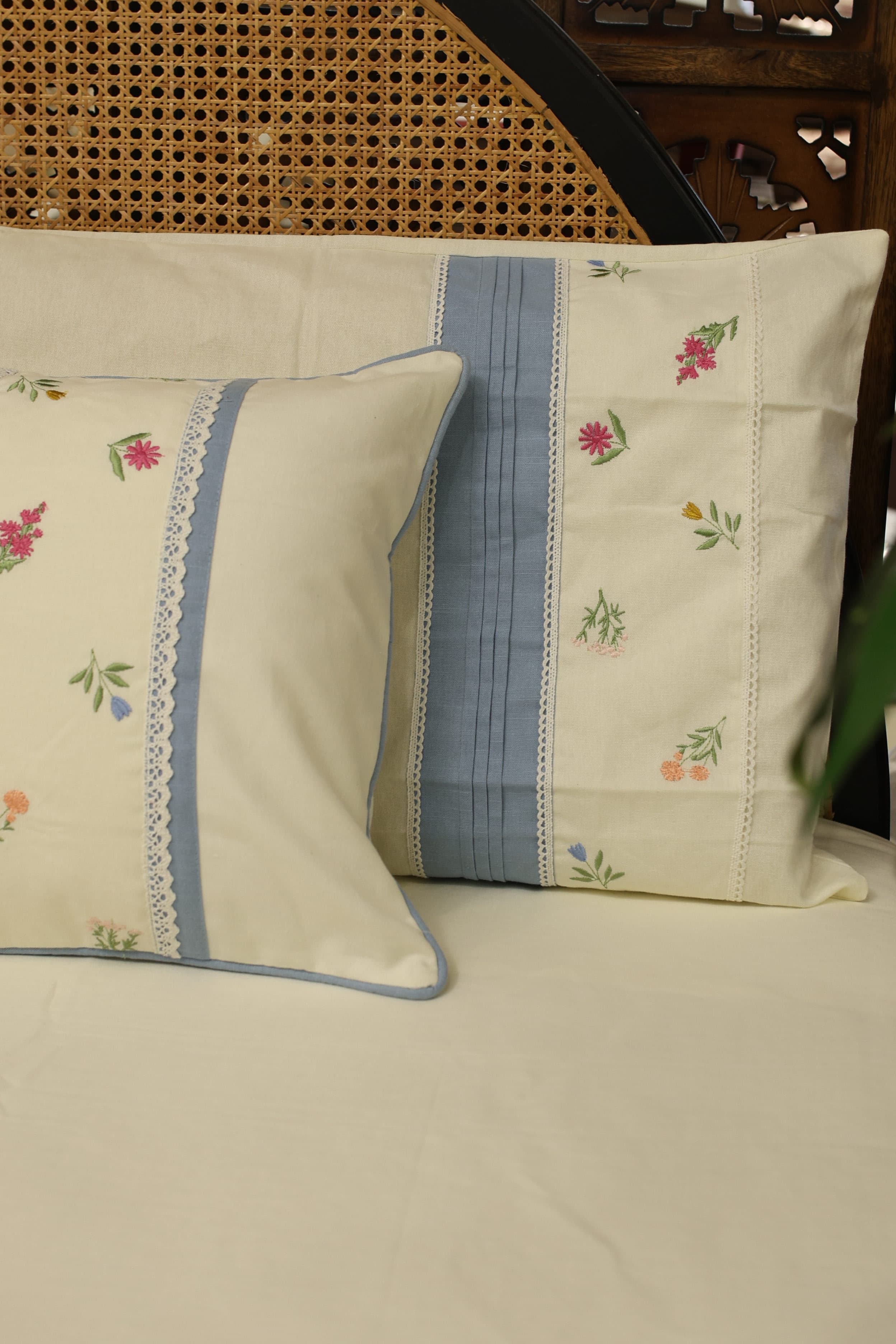 Bedsheets - King premium Machine Embroidery Bedsheet multi