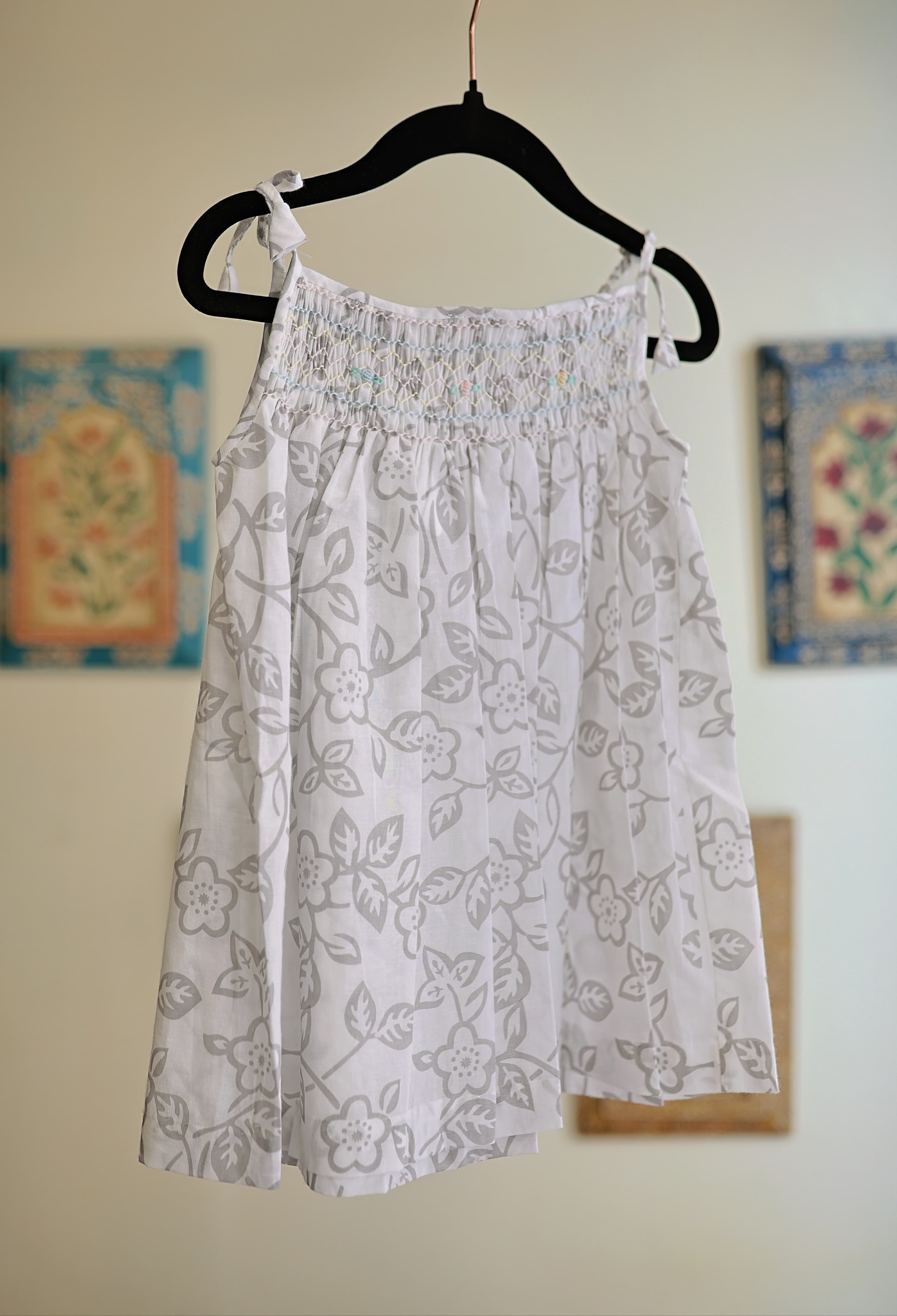 Kids smocked dress 6-10 months