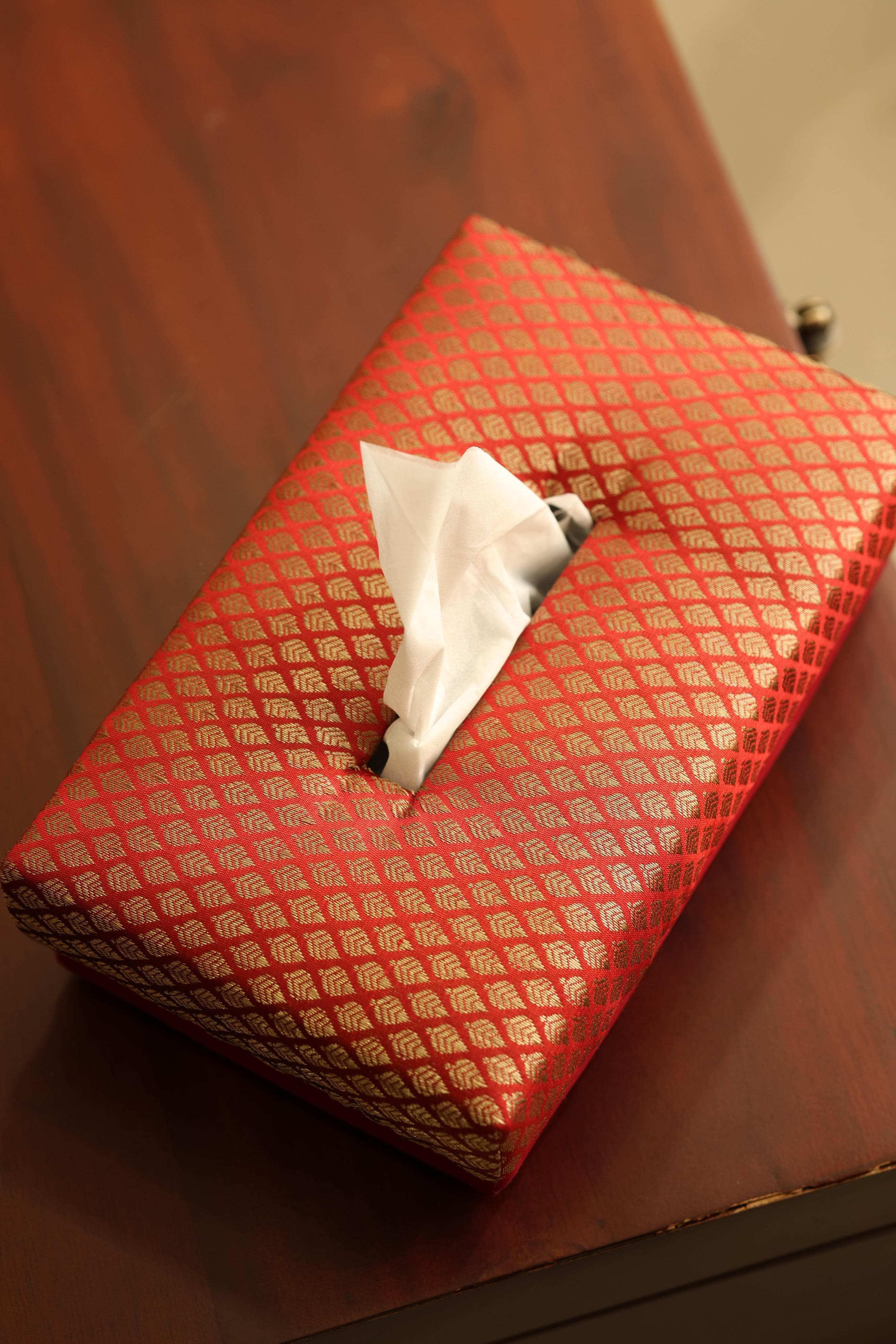 Tissue box